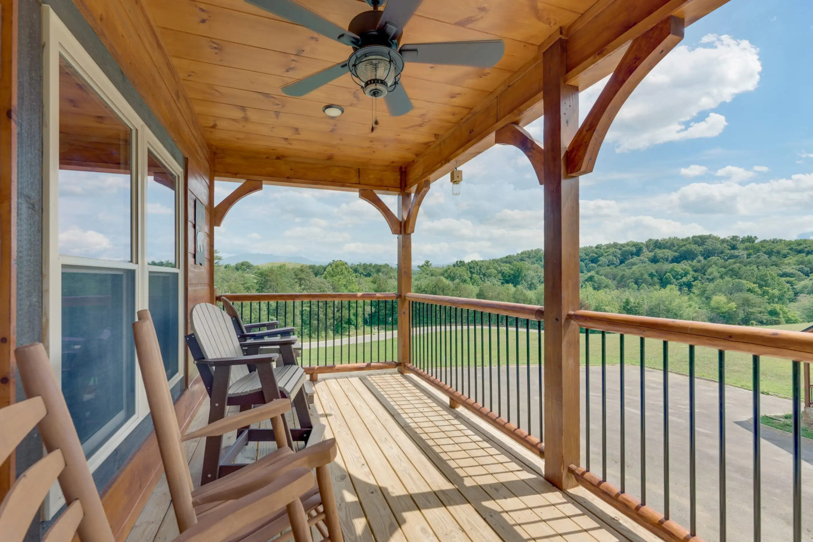 T-Bears Cabin: Hot Tub, Game Room, Theater Room