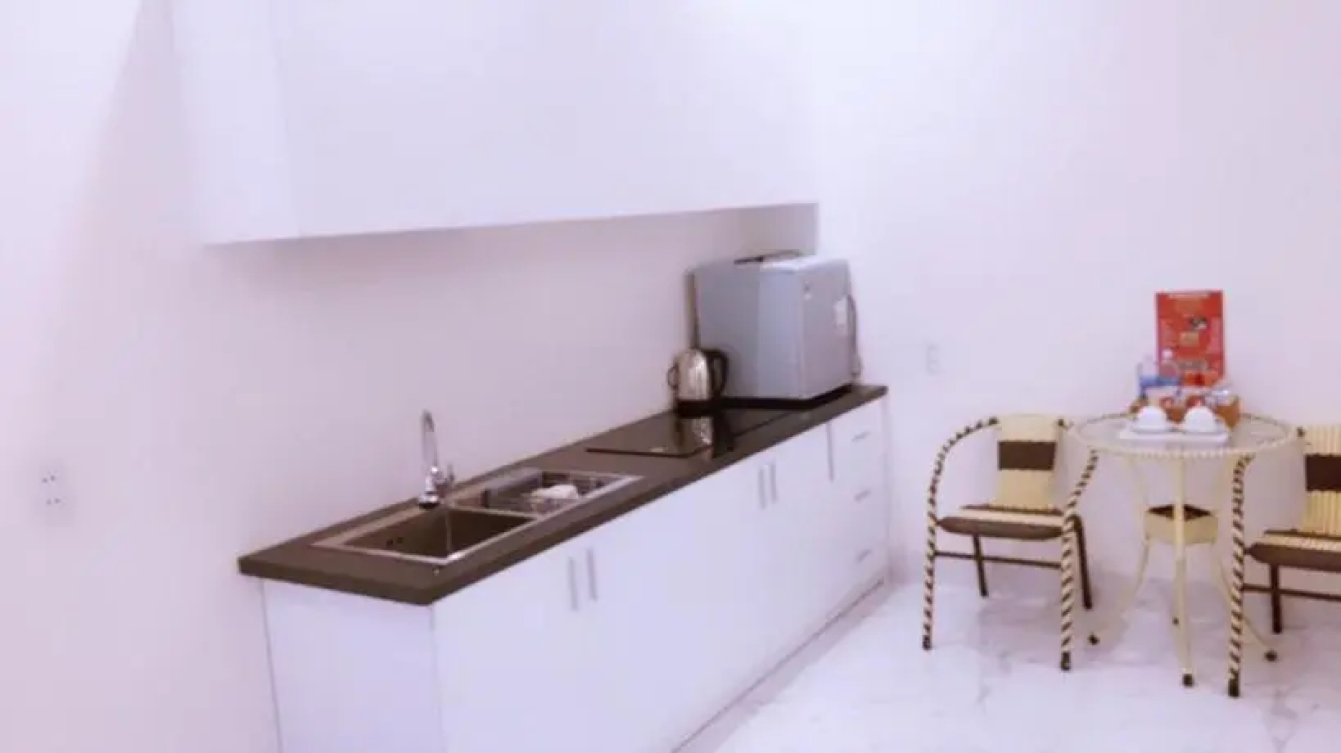 HHen Apartment Hotel