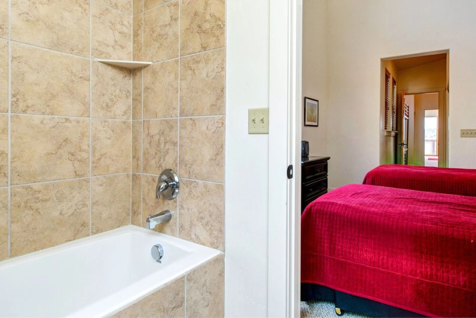 2BR Newpark Townhouse with Hot Tub by RedAwning