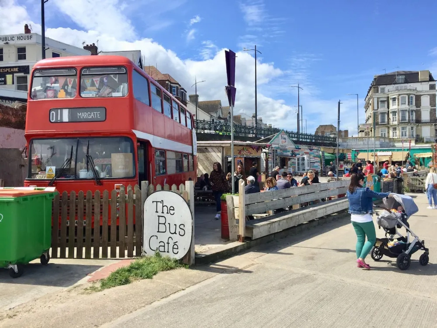 5 bedroom Seaside Townhouse Beautifully Renovated