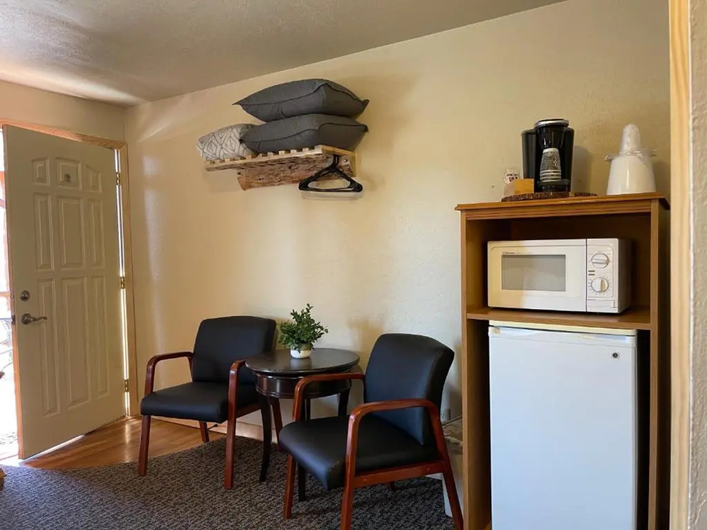 Mountain View Lodge & Cabins