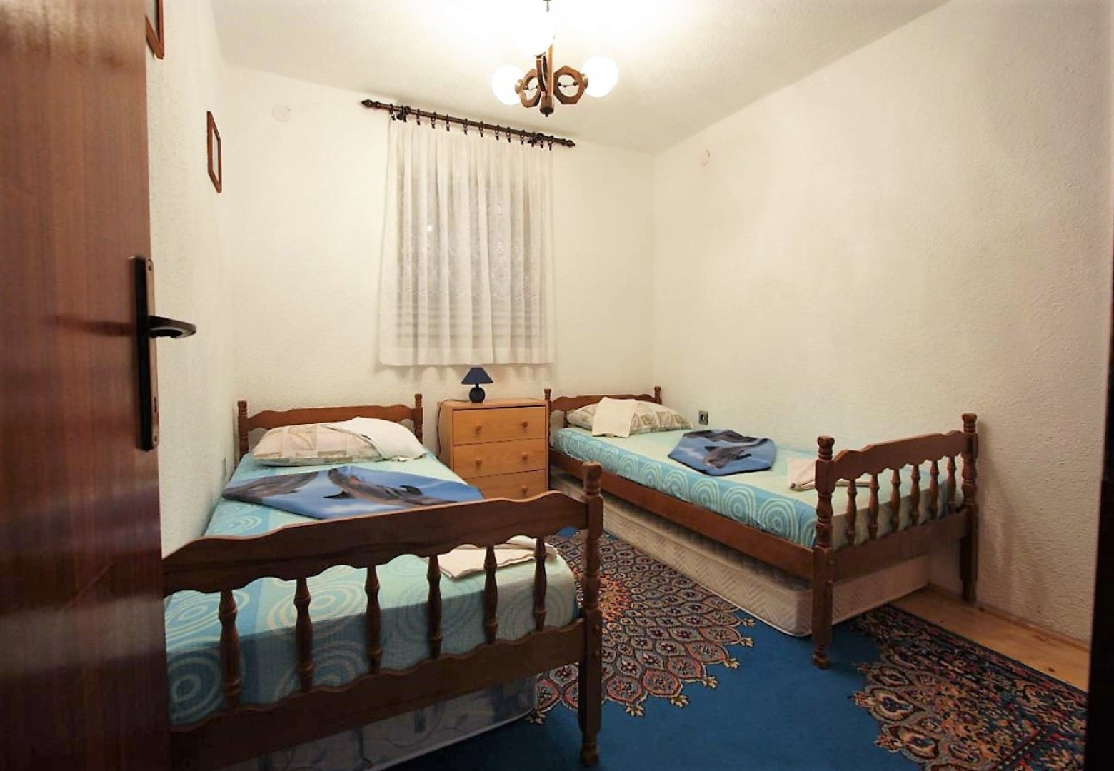 Apartment Šera - 50 m from beach: A1 Pisak, Riviera Omis