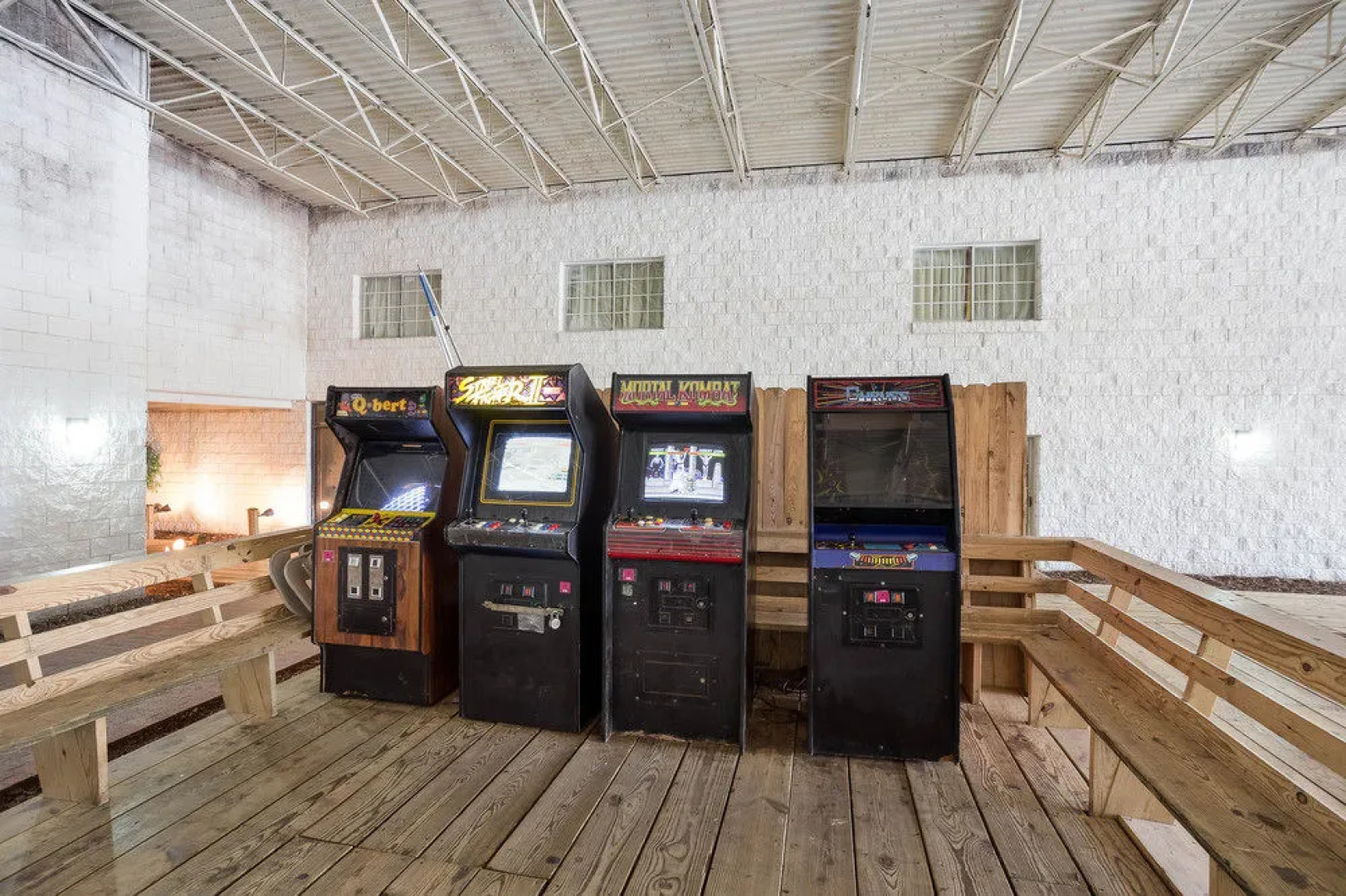 Econo Lodge Inn & Suites