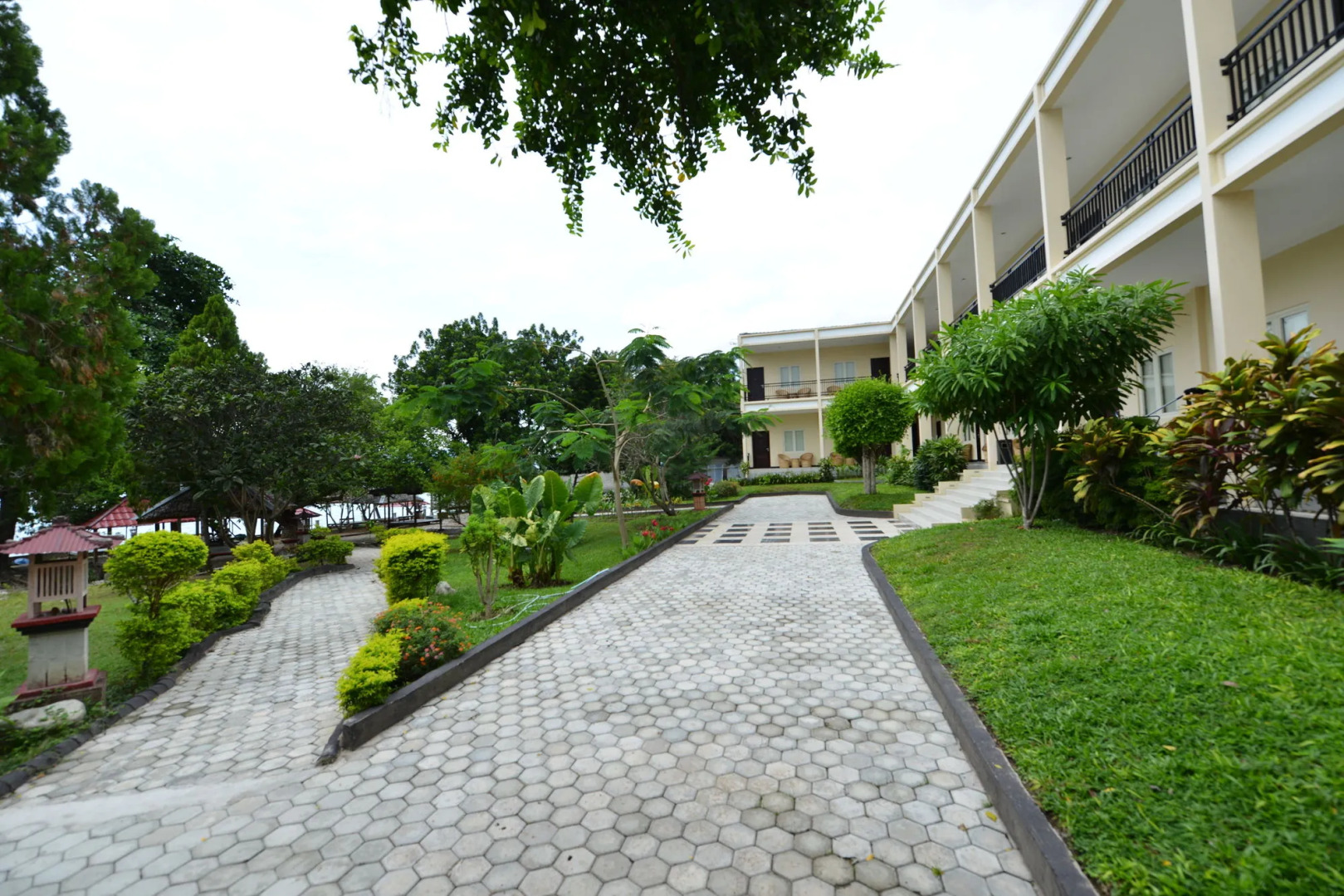 Amazing Beach Resort - Palu