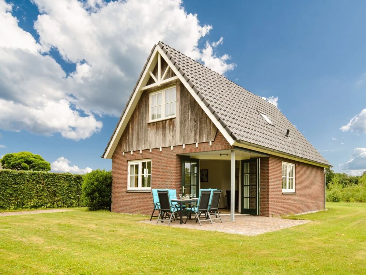 Modern Holiday Home in Gasselte near Lake