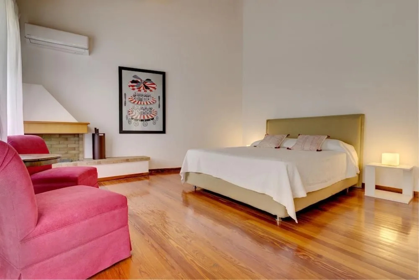 Traditional res next to Acropolis