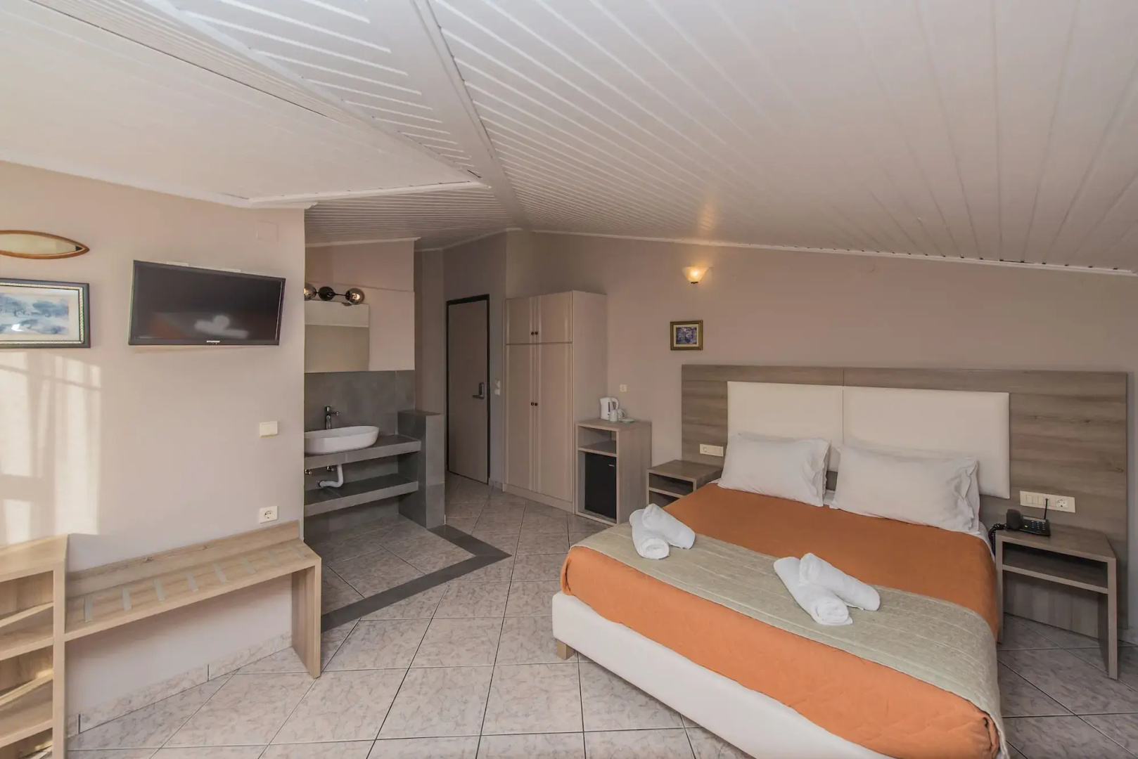 Planos Beach Hotel