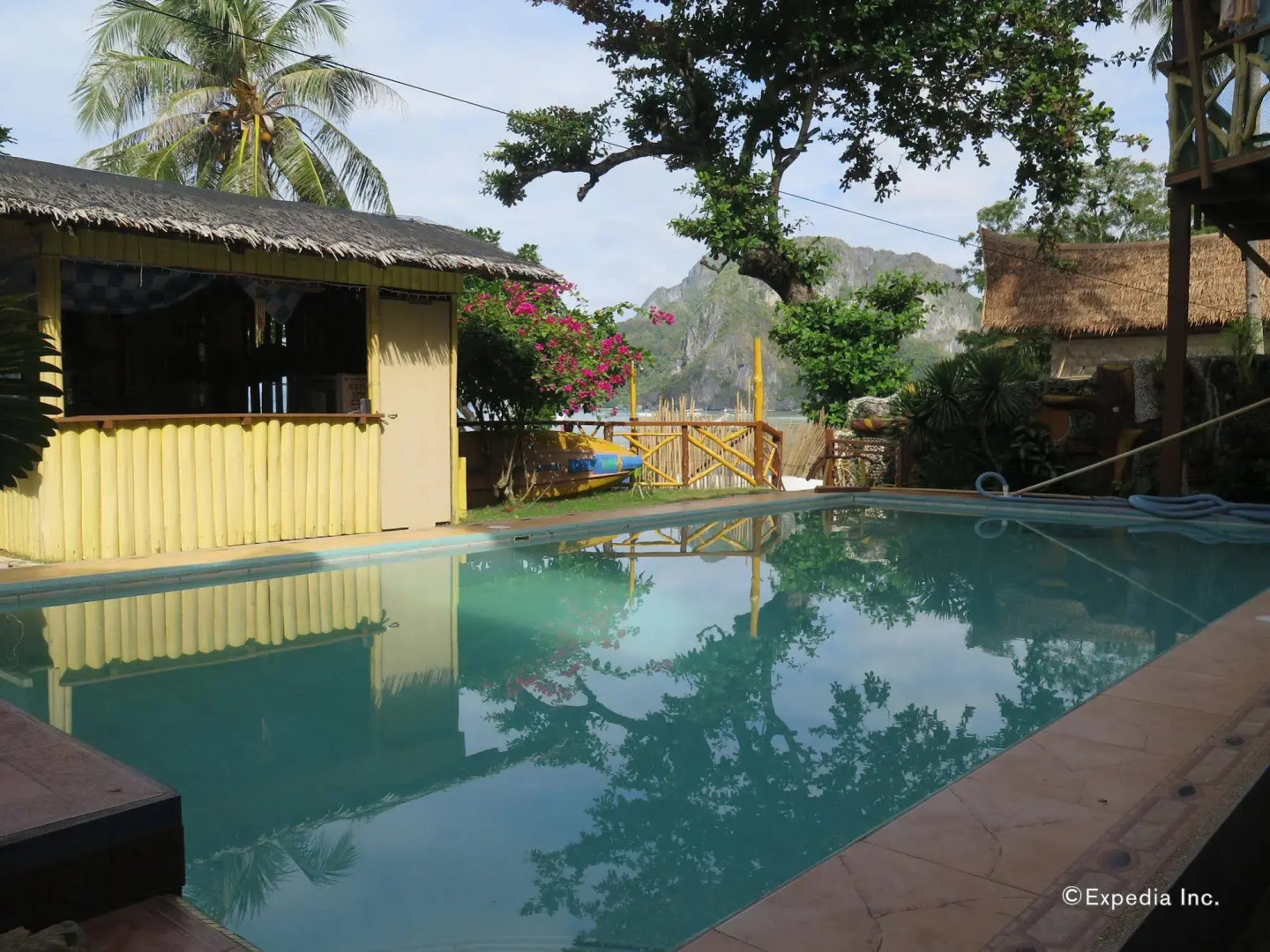 Four Seasons Seaview Hotel