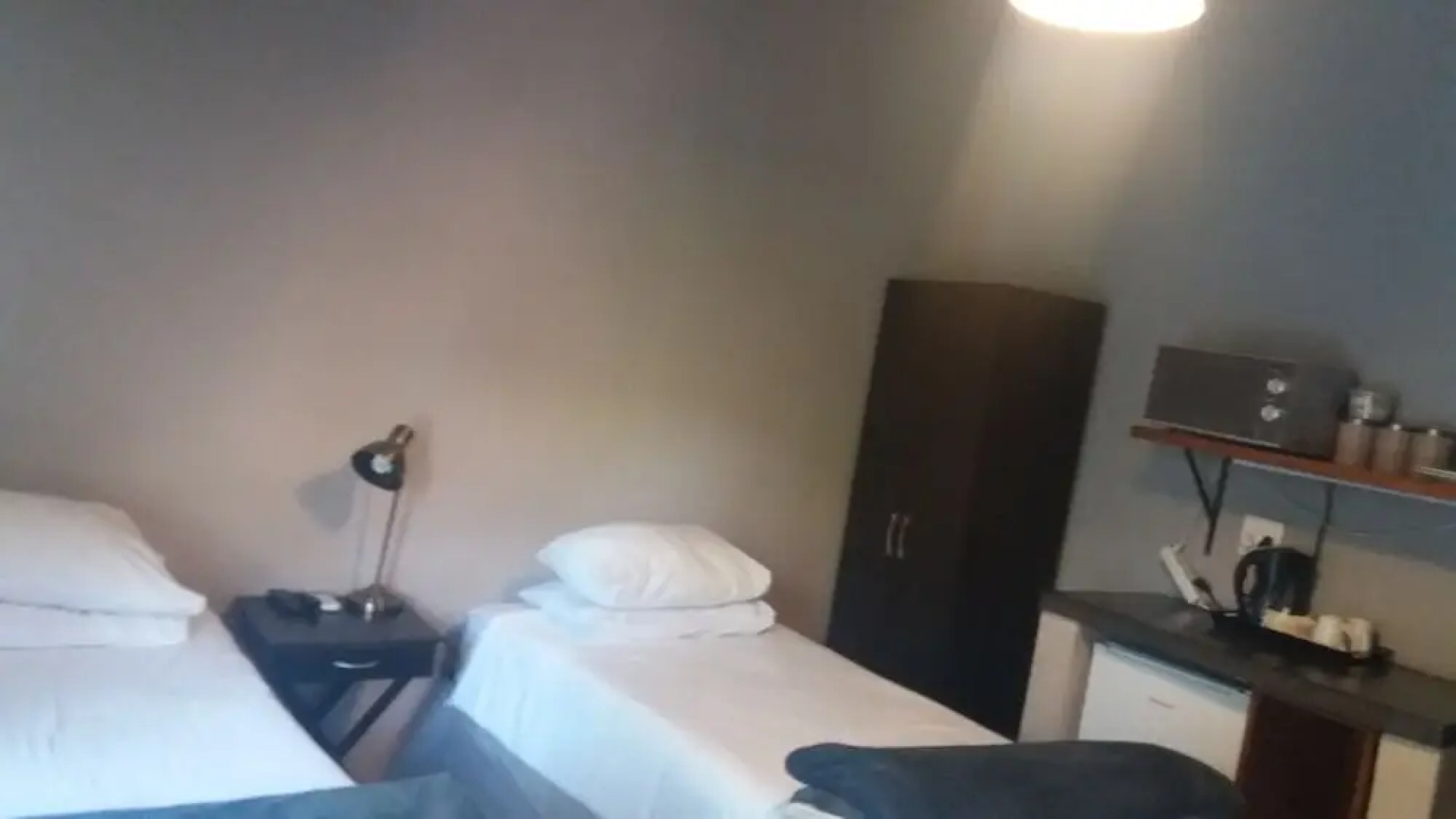 Room in Guest Room - Comfy Room With Dstv and Aircon in Convenient Location