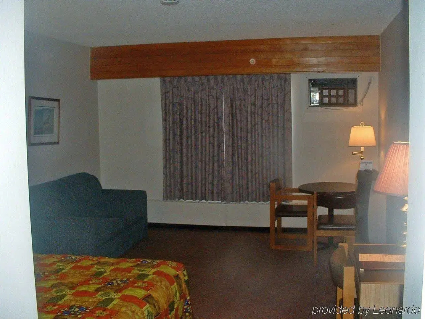 Walking Eagle Inn & Lodge