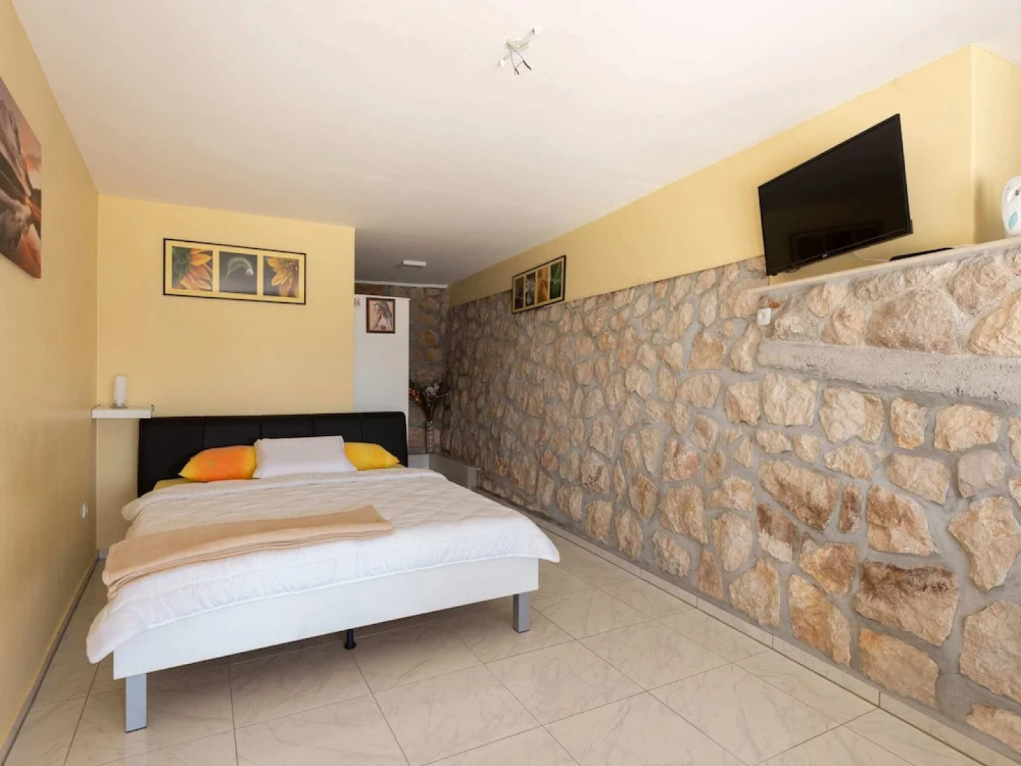 Captivating Holiday Home in Tribanj near Sea