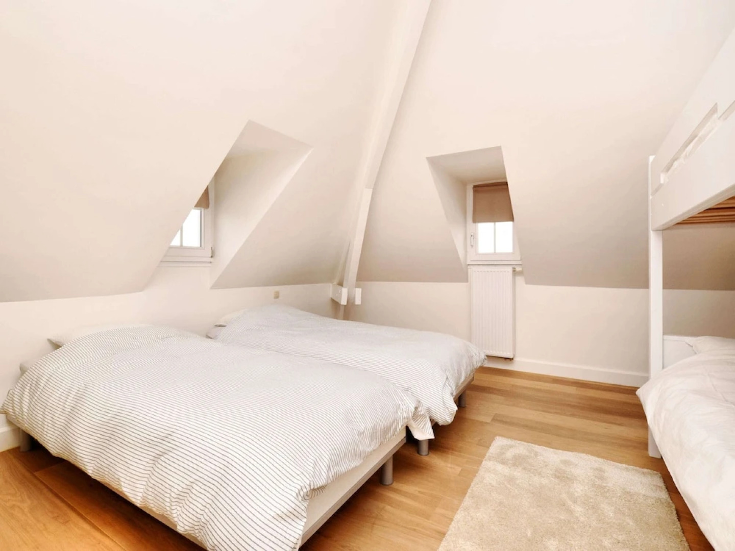 Luxurious Holiday Home in Courtil with a Jacuzzi