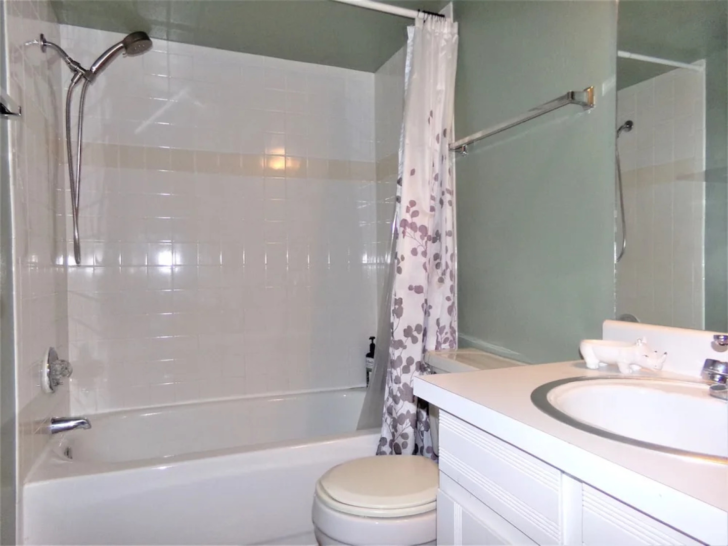 Three House 2 Bed 2 Bath THWC