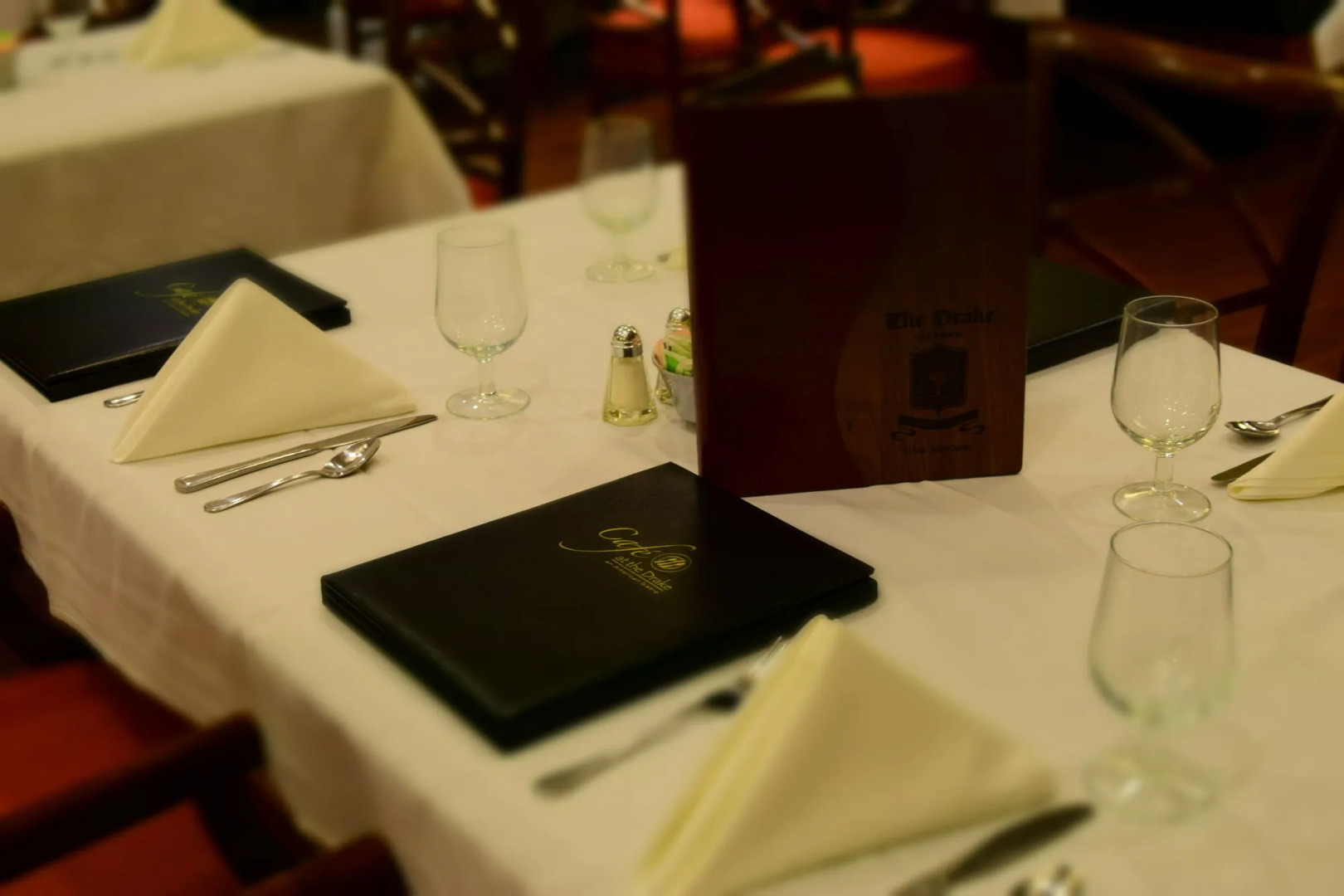 The Drake Oak Brook, Autograph Collection