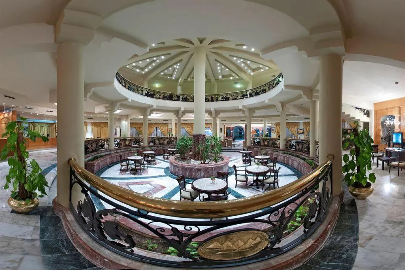 Golden 5 Almas Palace Hotel & Resort