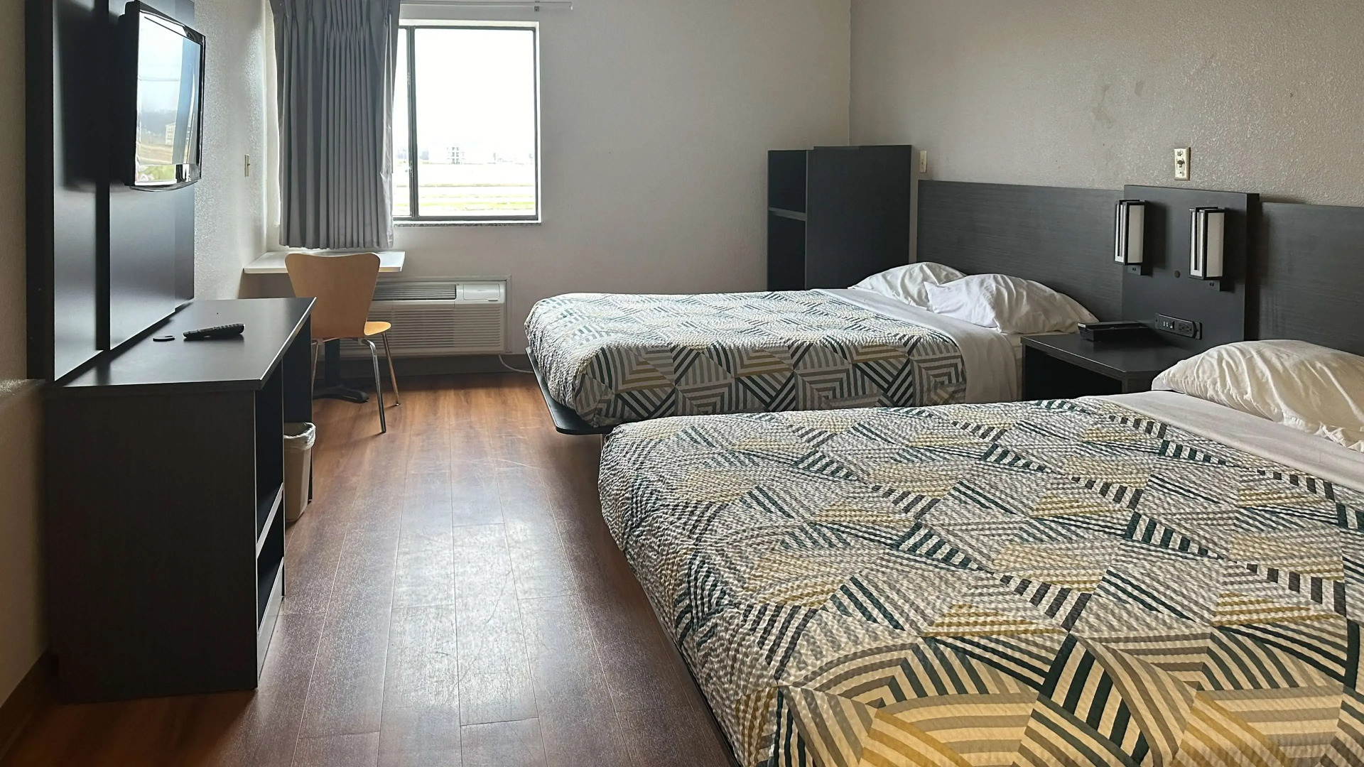 Motel 6 Waterloo, IA