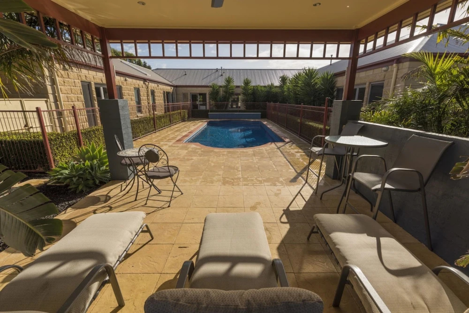 Bel Miren - Essington