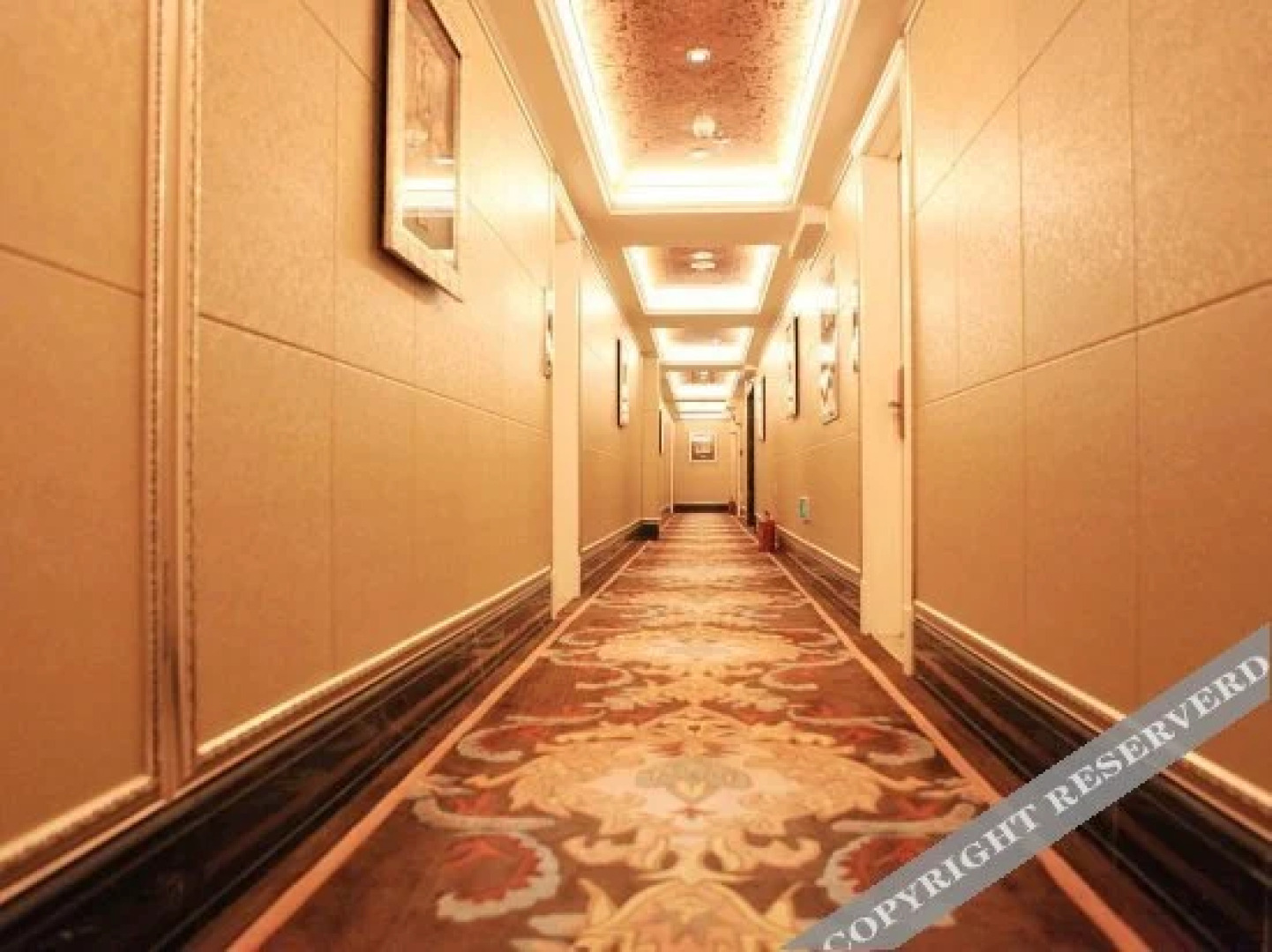 Ripple Hotel (Dandong Yalu River Bank)