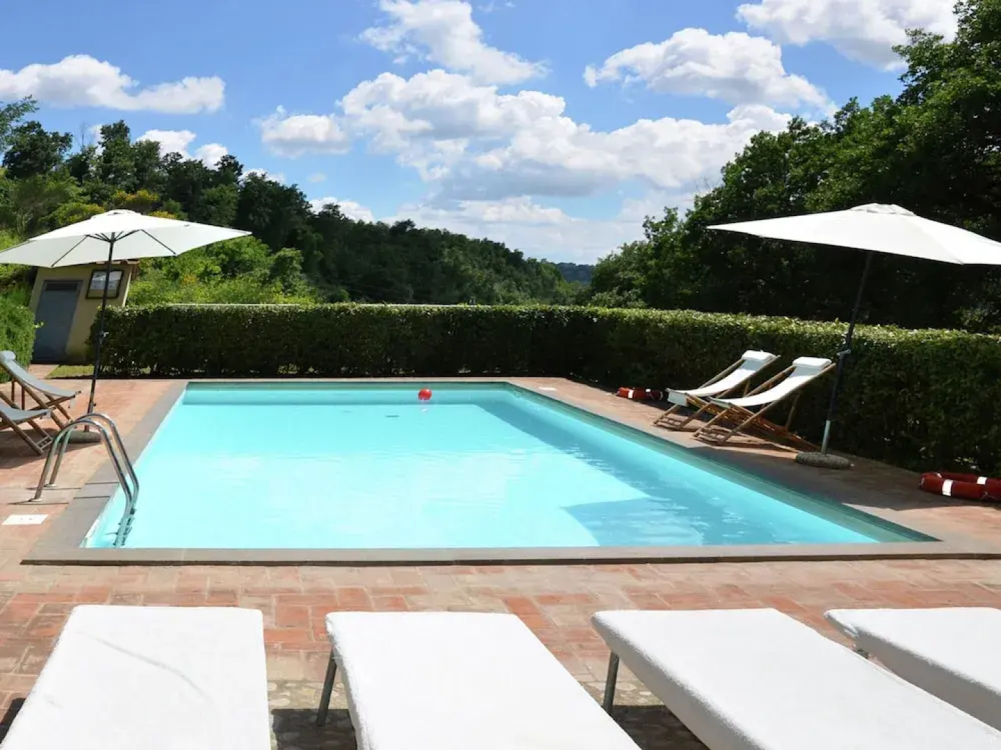 Villa in Rome With Pool & Garden