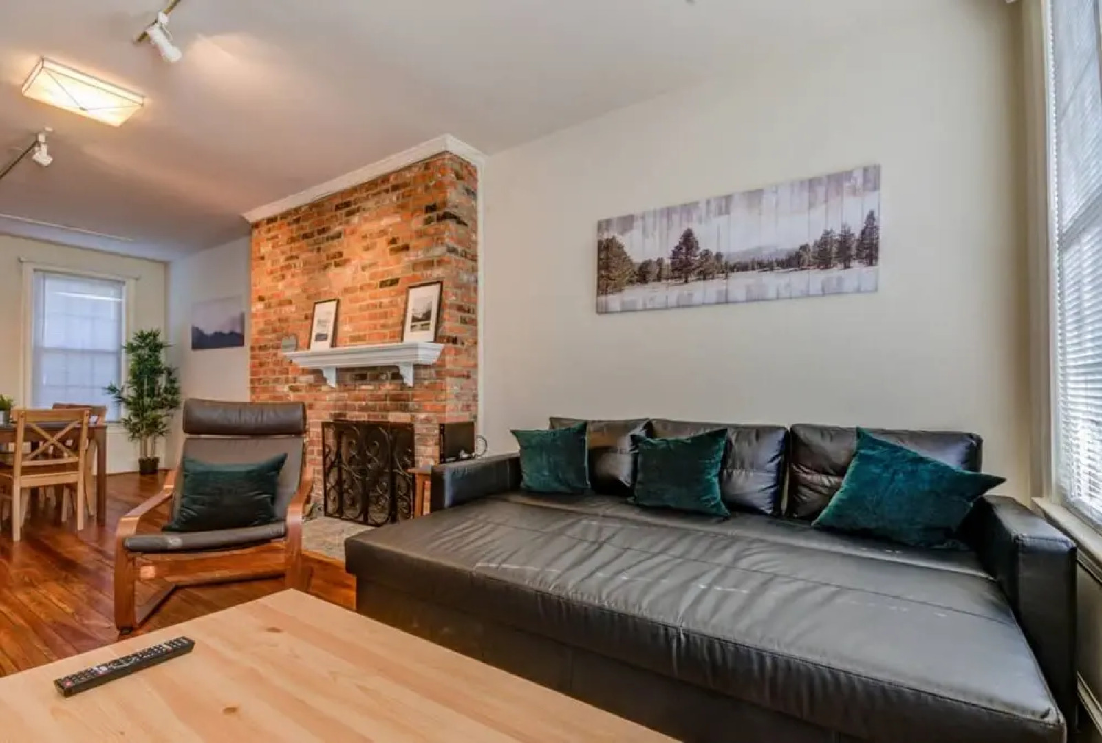 3BR Colonial House w/Parking by CozySuites