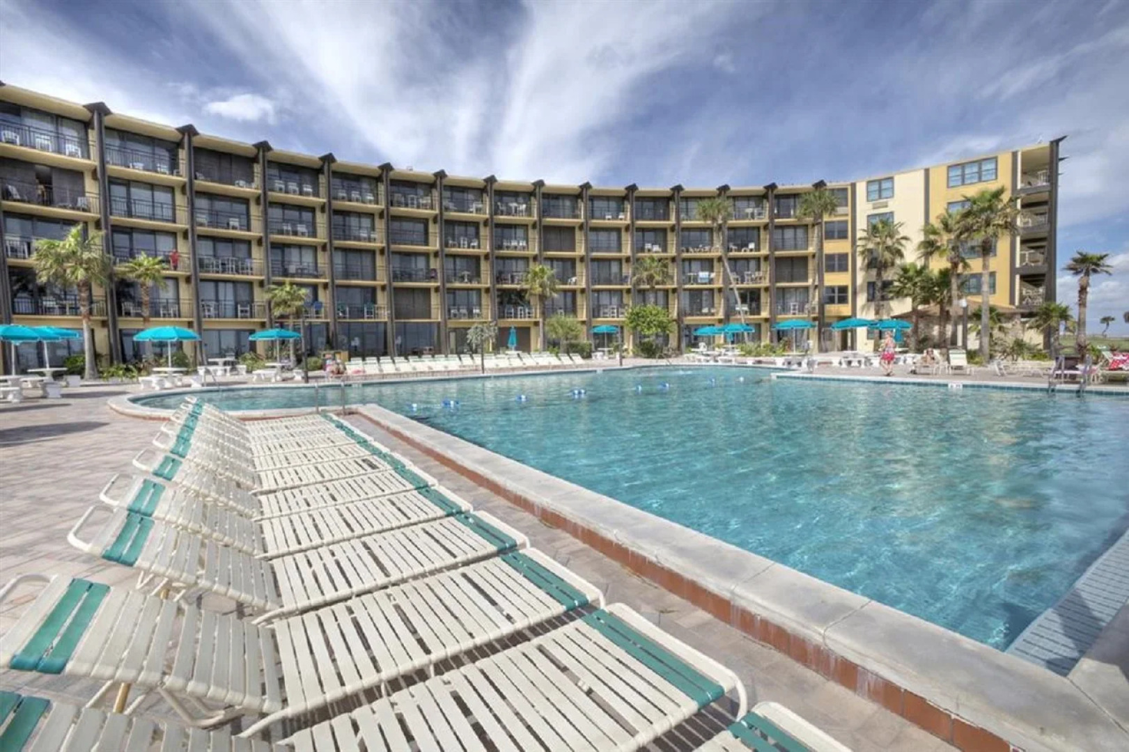 Hawaiian Inn Beach Resort