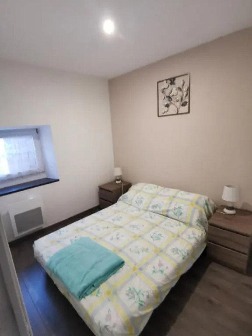 Joyeuse, superbe appartement d'environs 30m2.