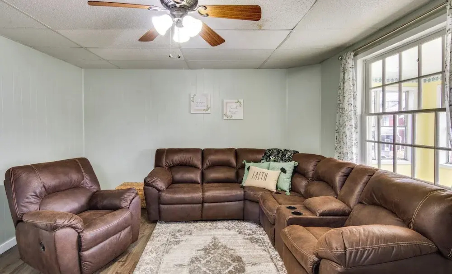 Family-friendly Altoona Abode w/ Spacious Patio!