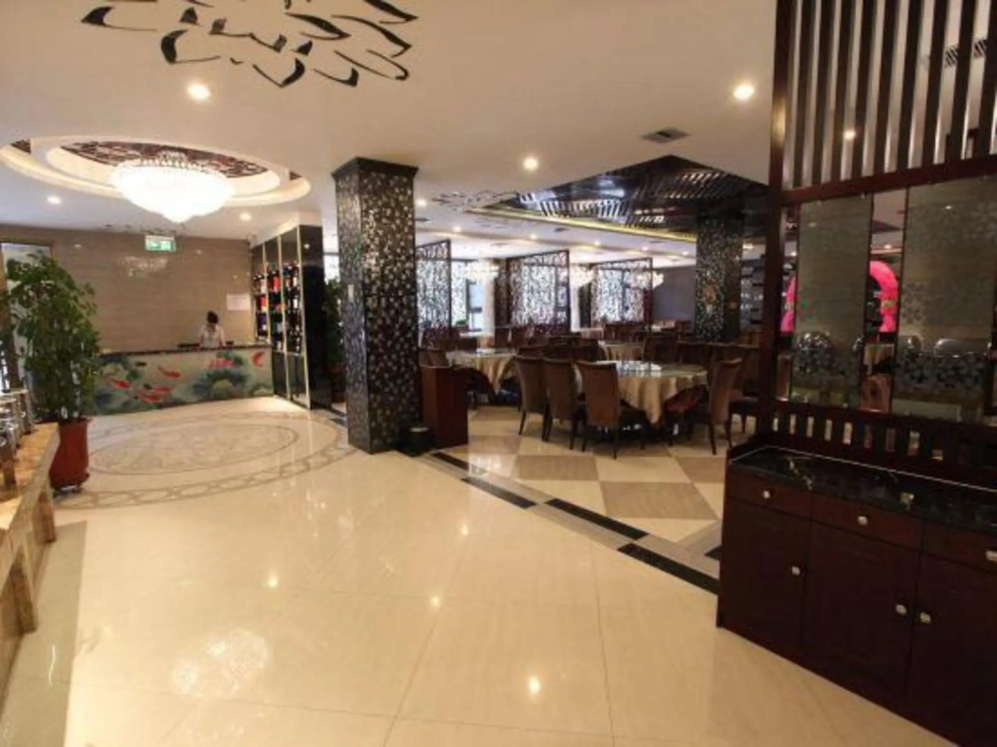 Wujiaqu Yingbin Hotel