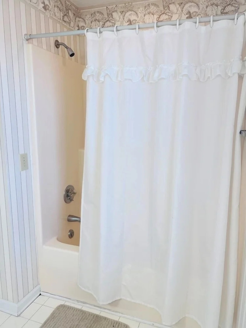 Victoria - 3 Br Home