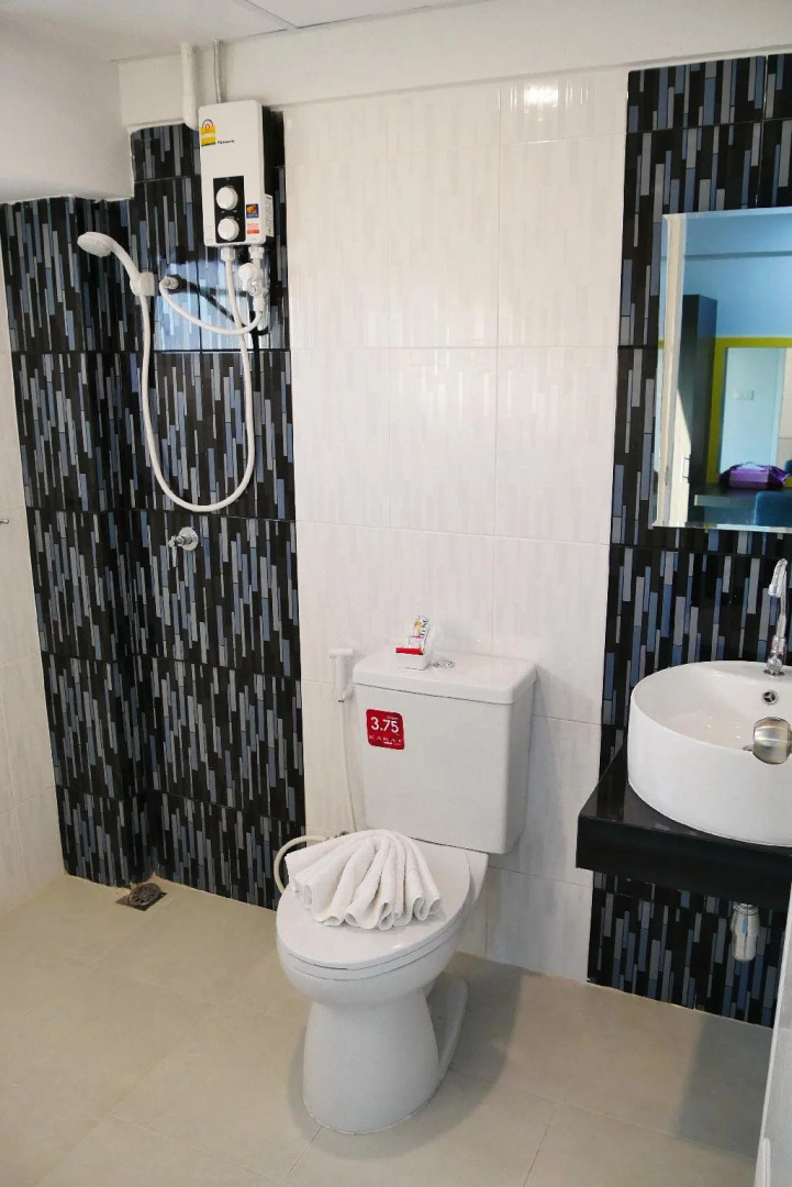 Riski Residence Bangbuathong