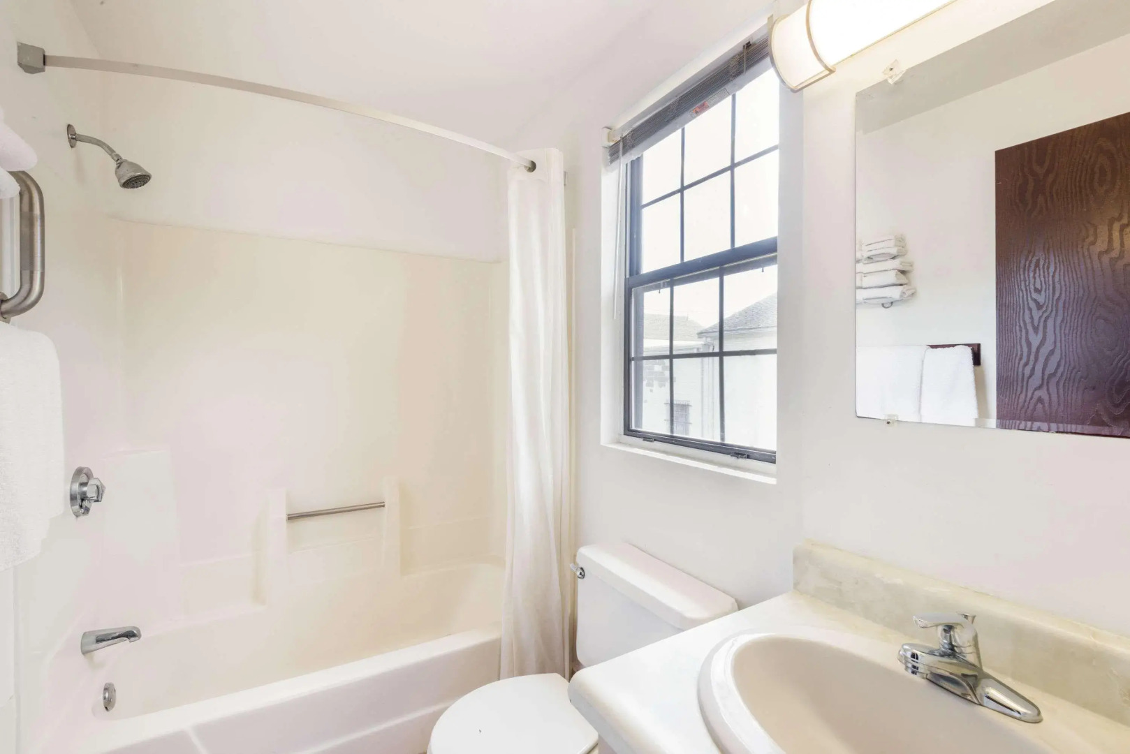 Knights Inn North Attleboro