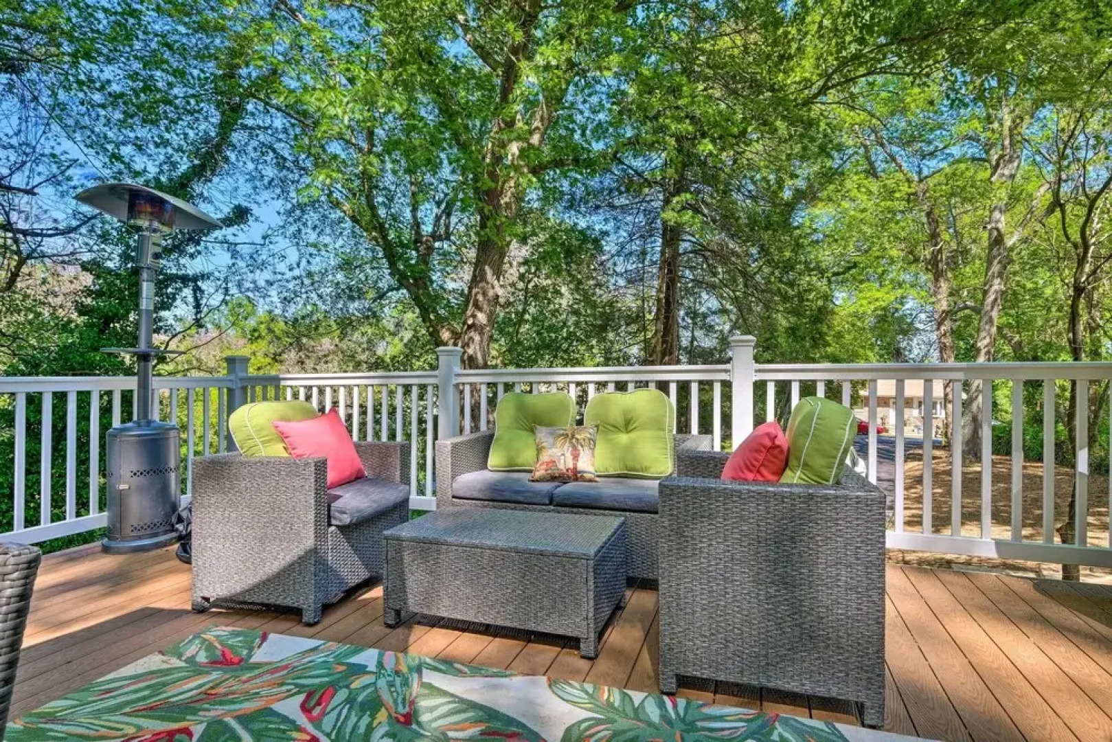 Adorable Beach Cottage w/ Hot Tub & Tropical Bar!
