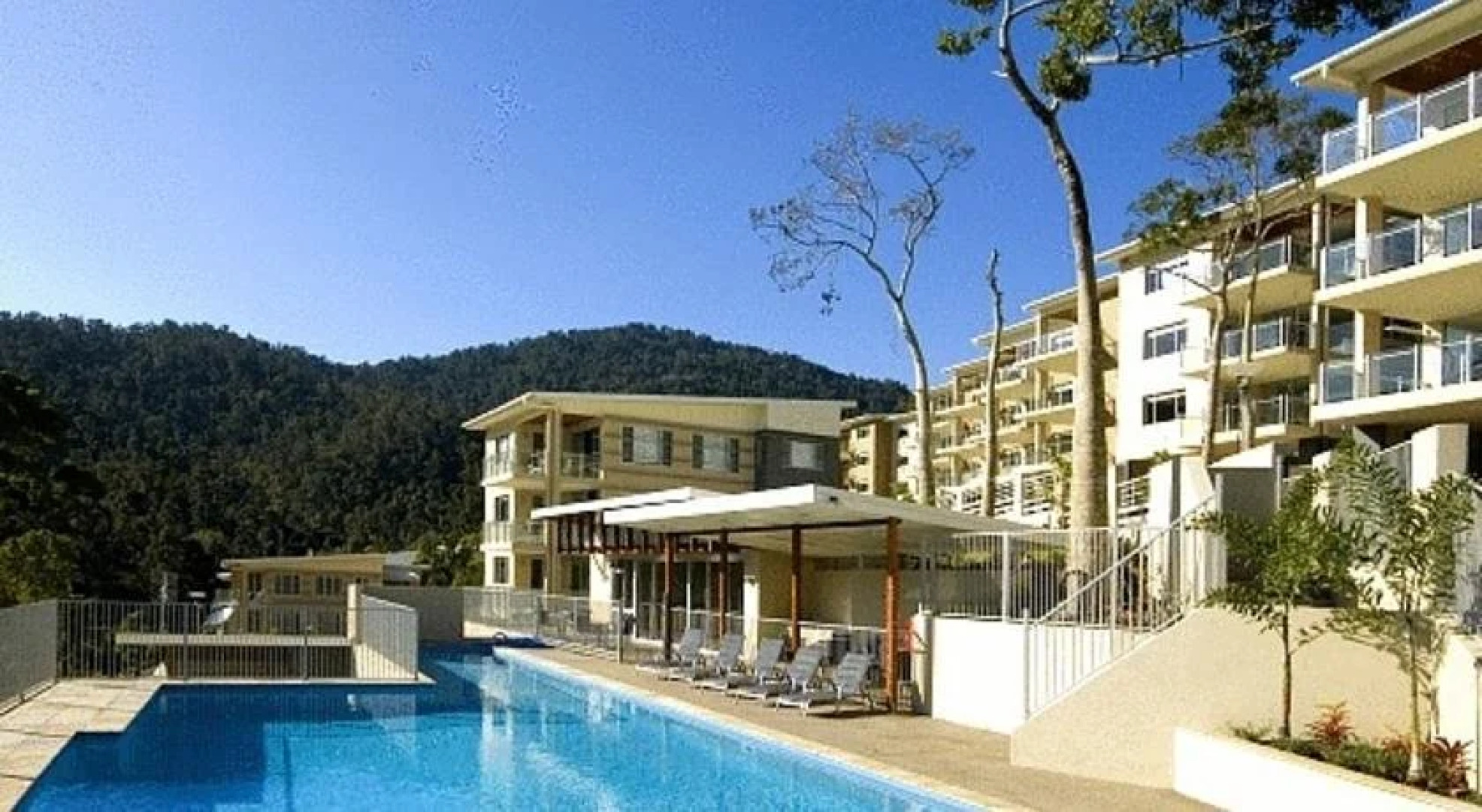 Airlie Summit Apartments