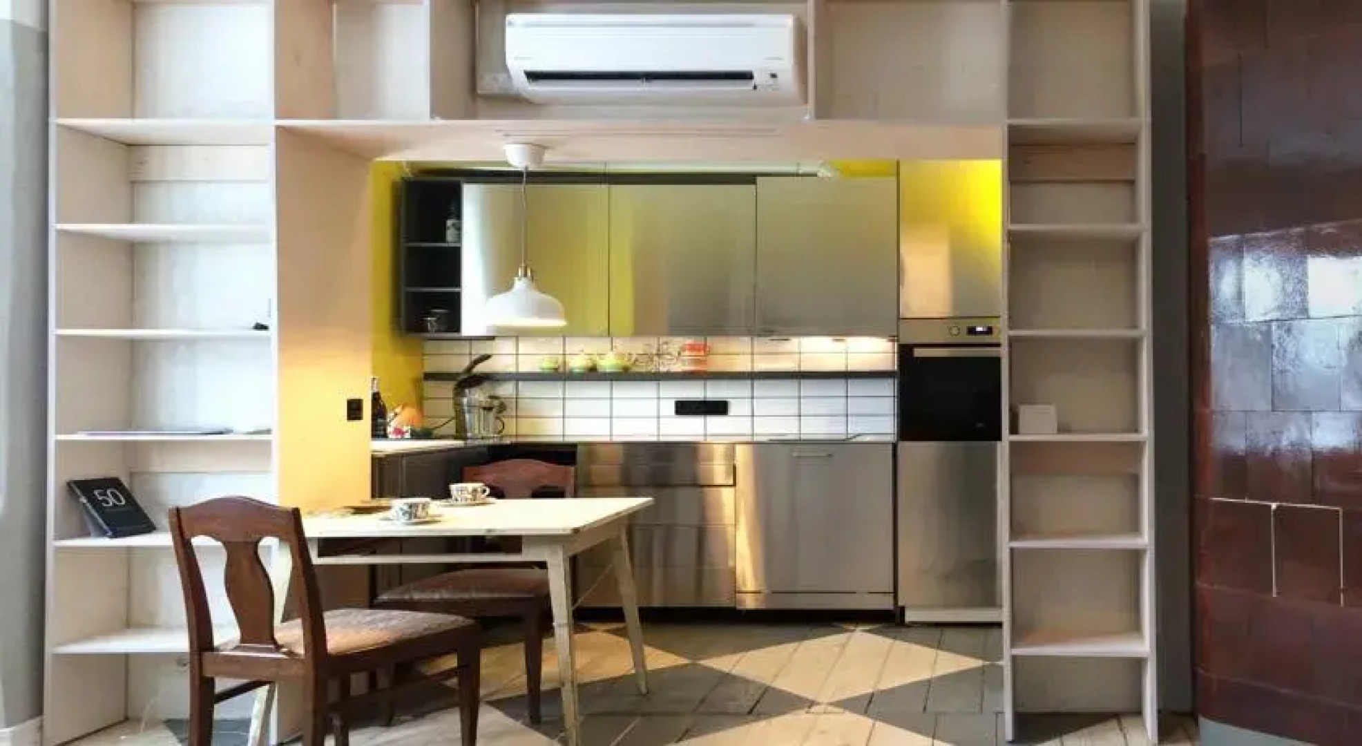 History Designer Flat