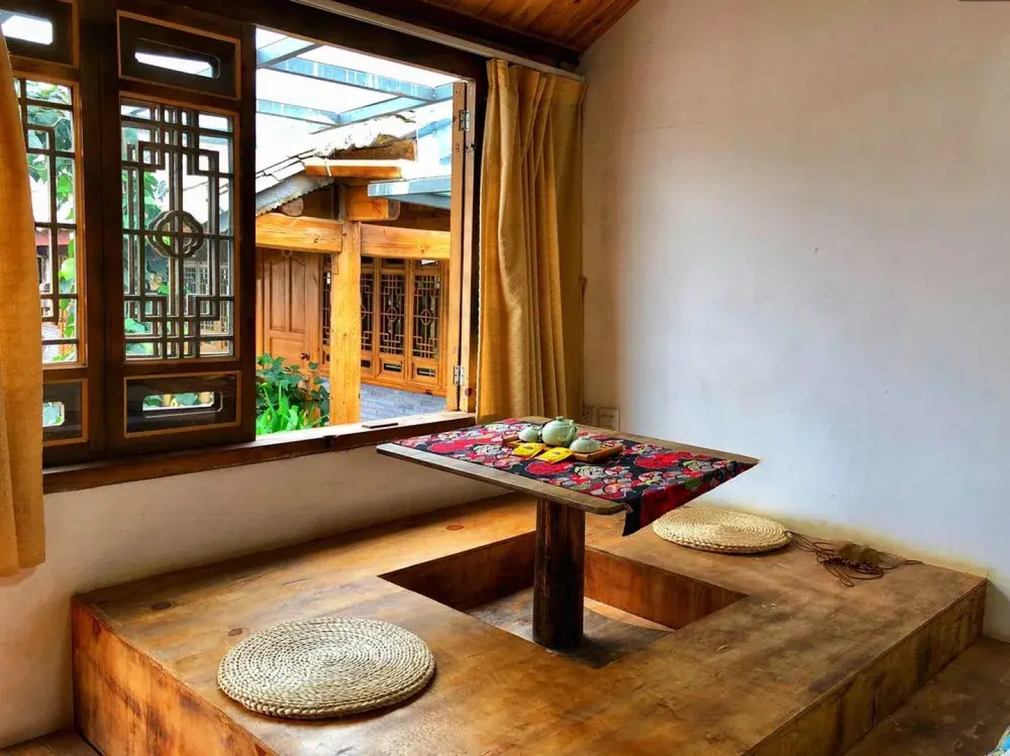 Tourist Courtyard Hotel