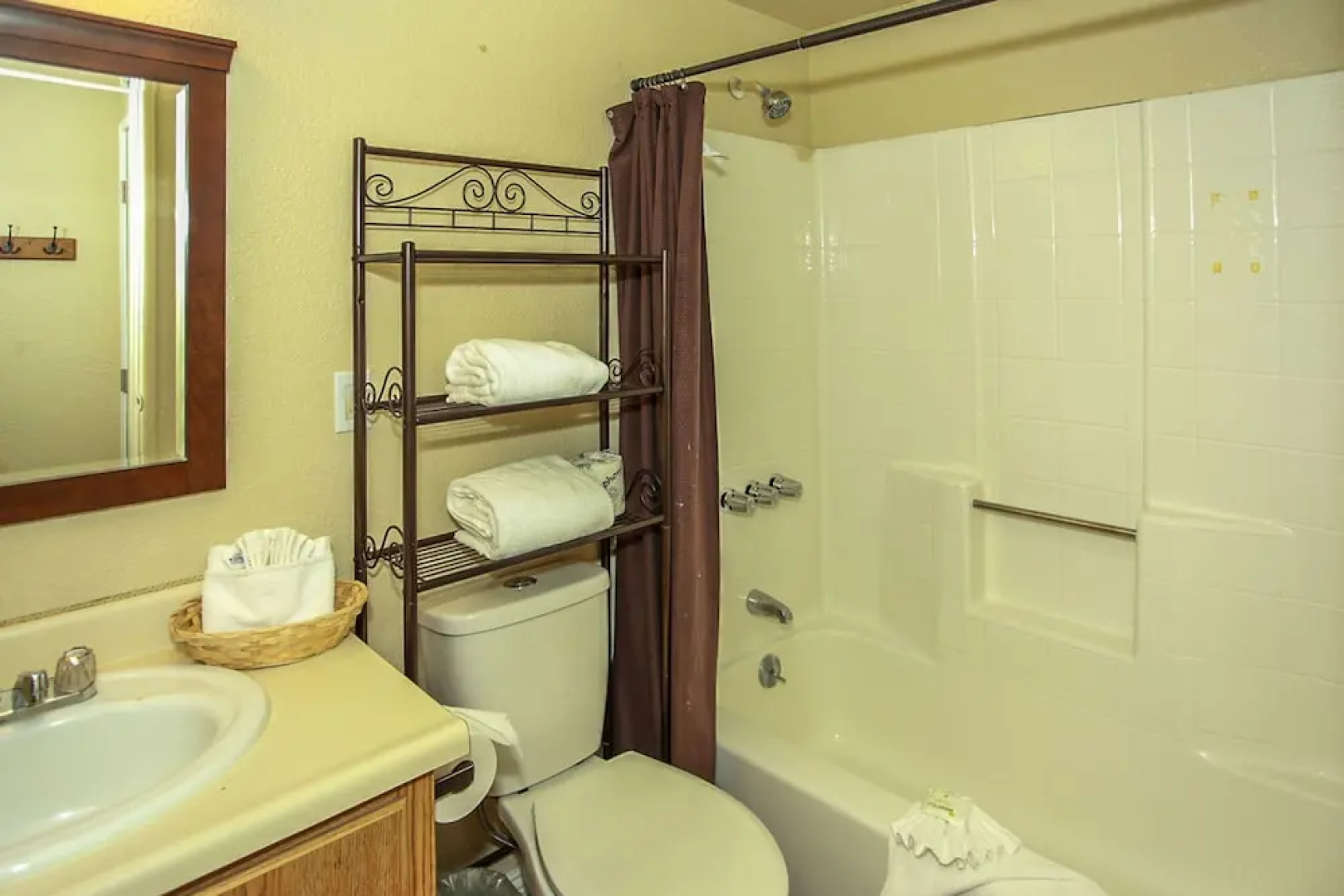 Fawnskin Chalet-1826 by Big Bear Vacations