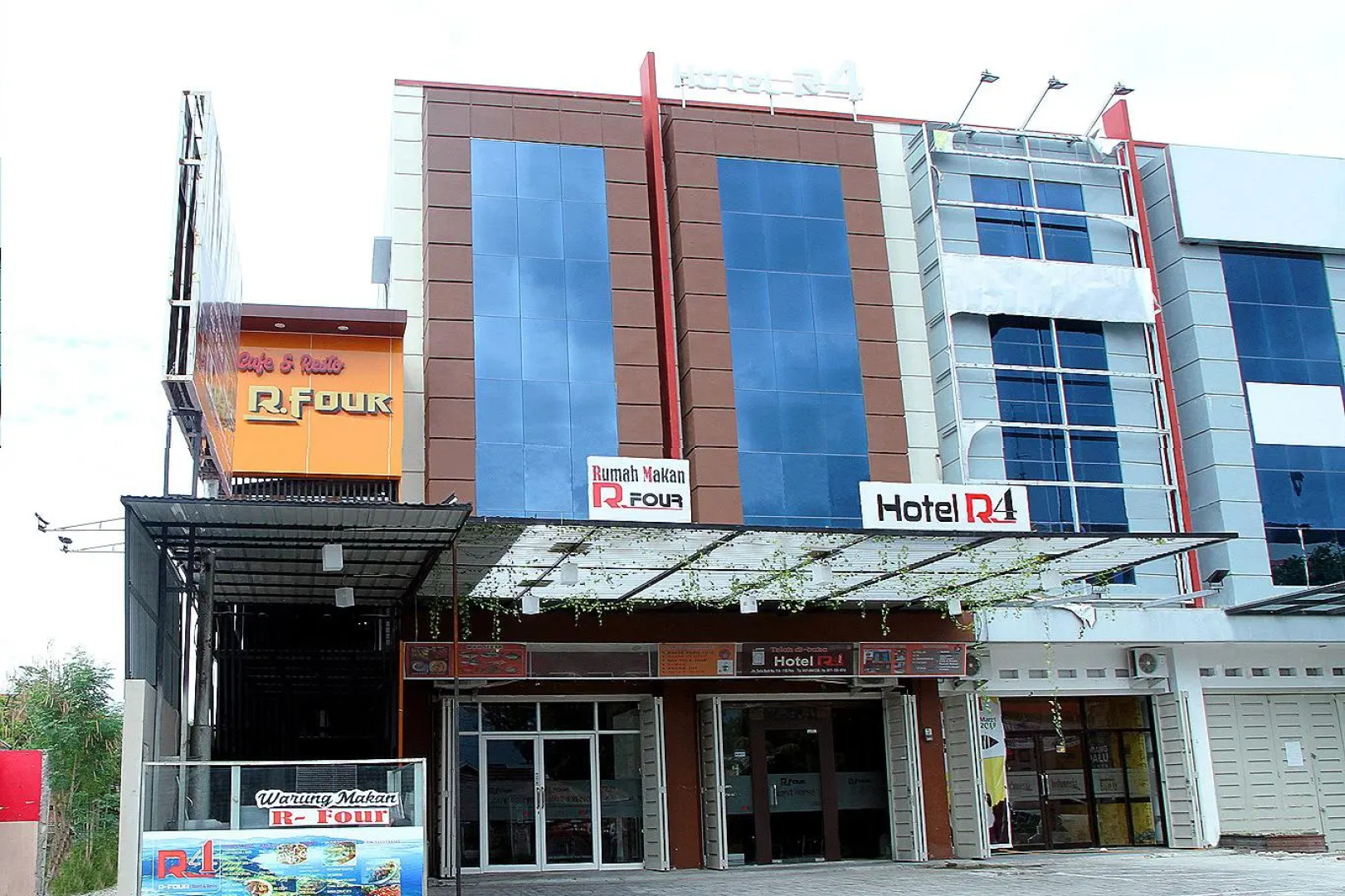 OYO 861 R Four Hotel