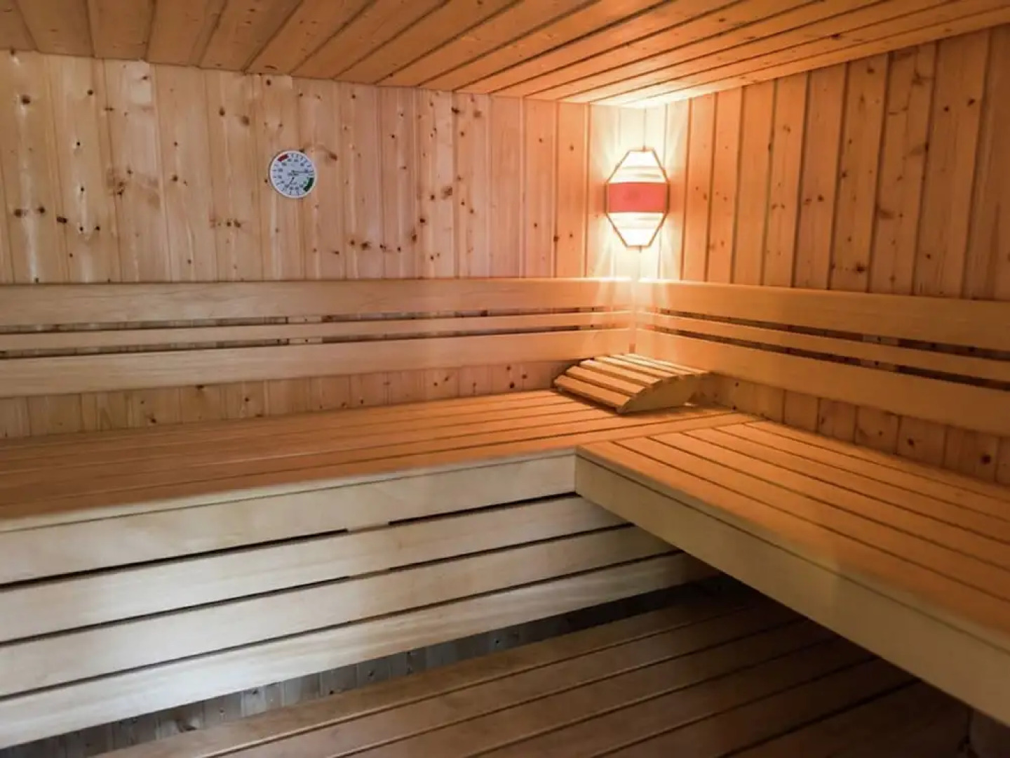 Gorgeous Villa on an Estate With Beautiful Garden, Swimming Pool and Pool House With Sauna