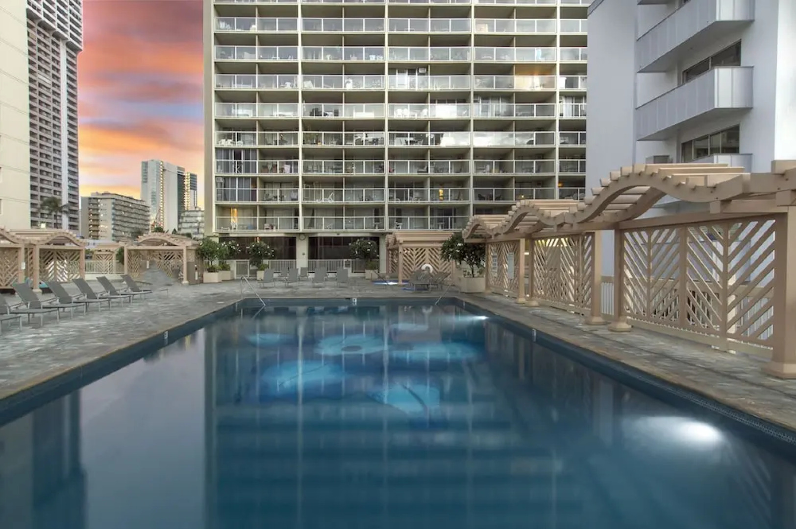 Island Colony 807 - Studio condo by RedAwning