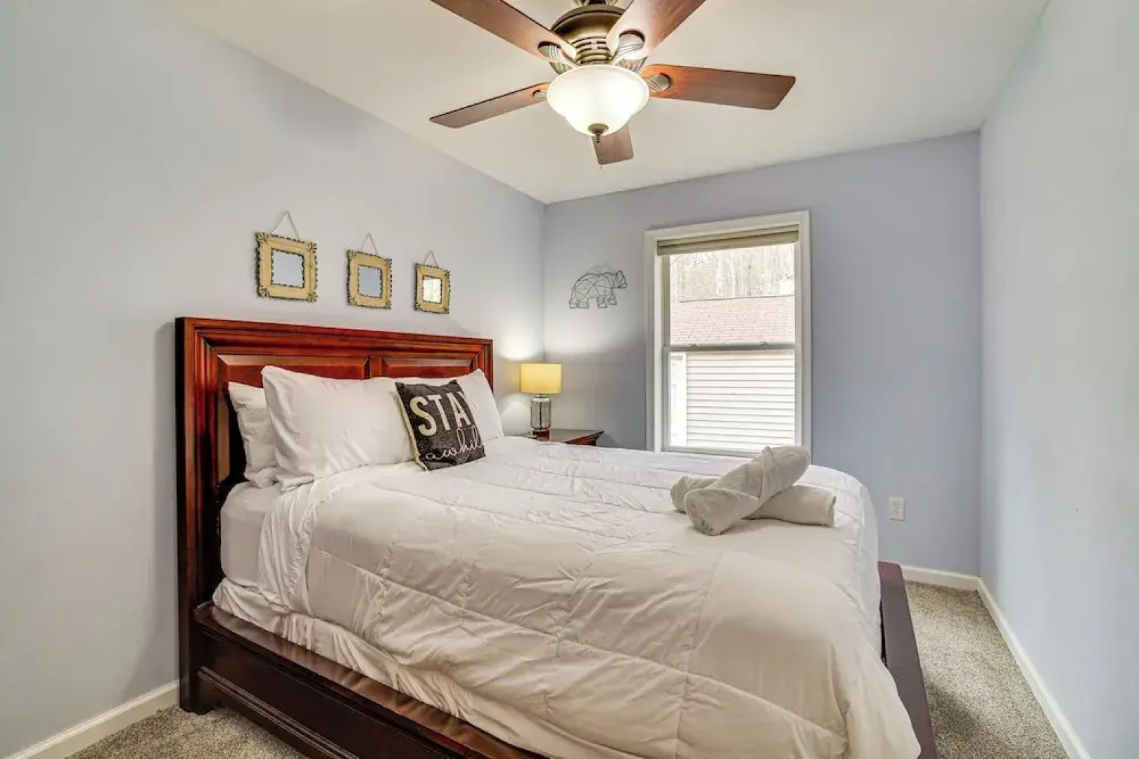 Hot Tub + Decks: Tree-lined Retreat in Pocono Lake