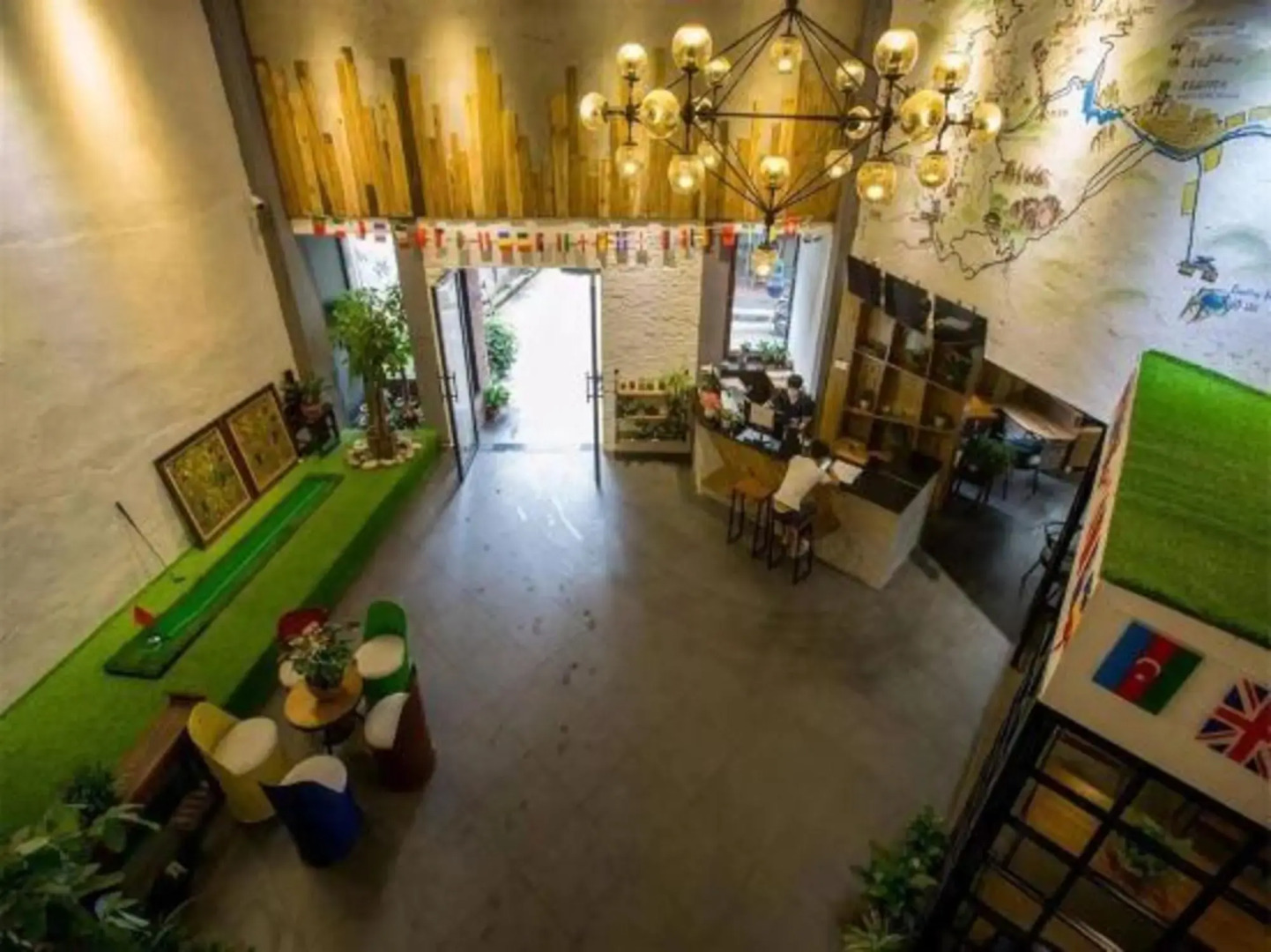 Comma Travel International Youth Hotel