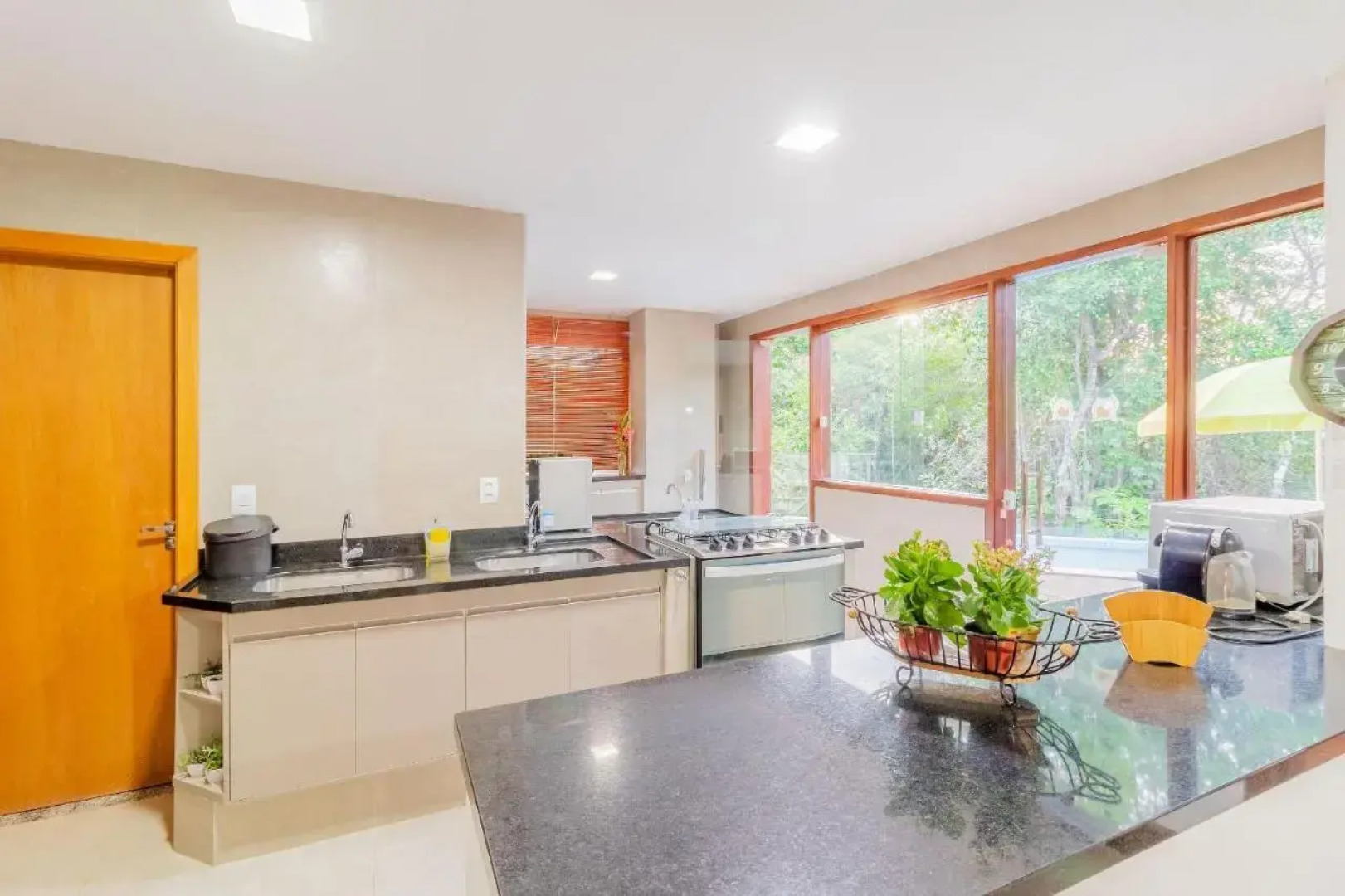 PF07 Casa Alto Padrão 04 Suítes - Praia do Forte