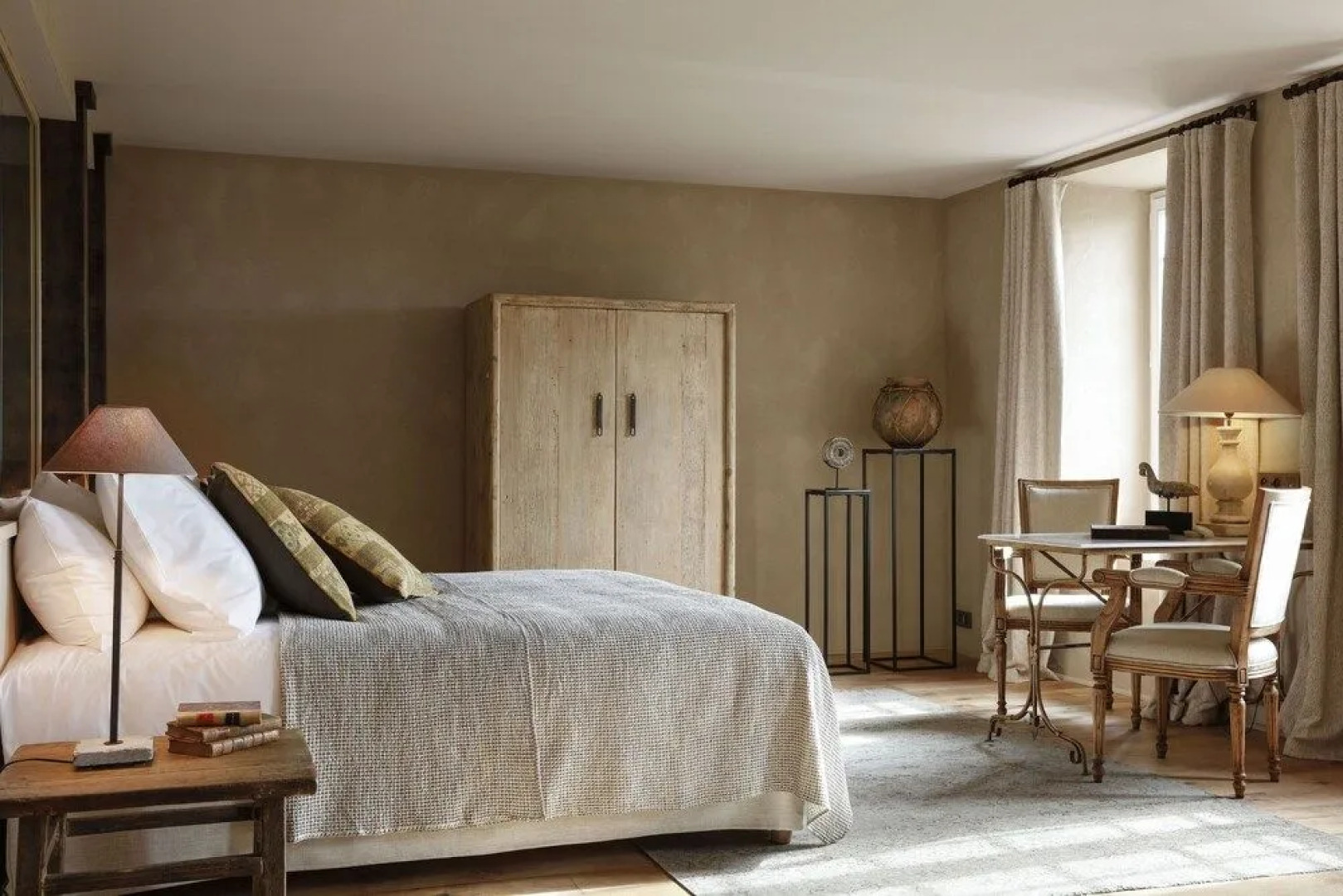 Logis Hotel Restaurant Le Prieure