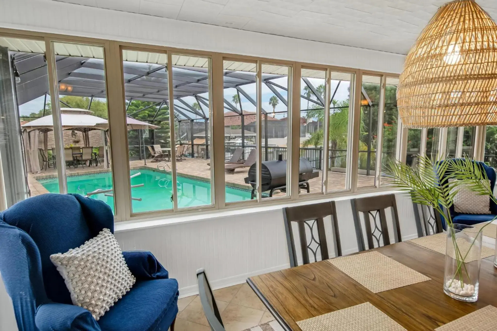 Bahama Haven Saltwater Canal Pool Home w dock and boat lift