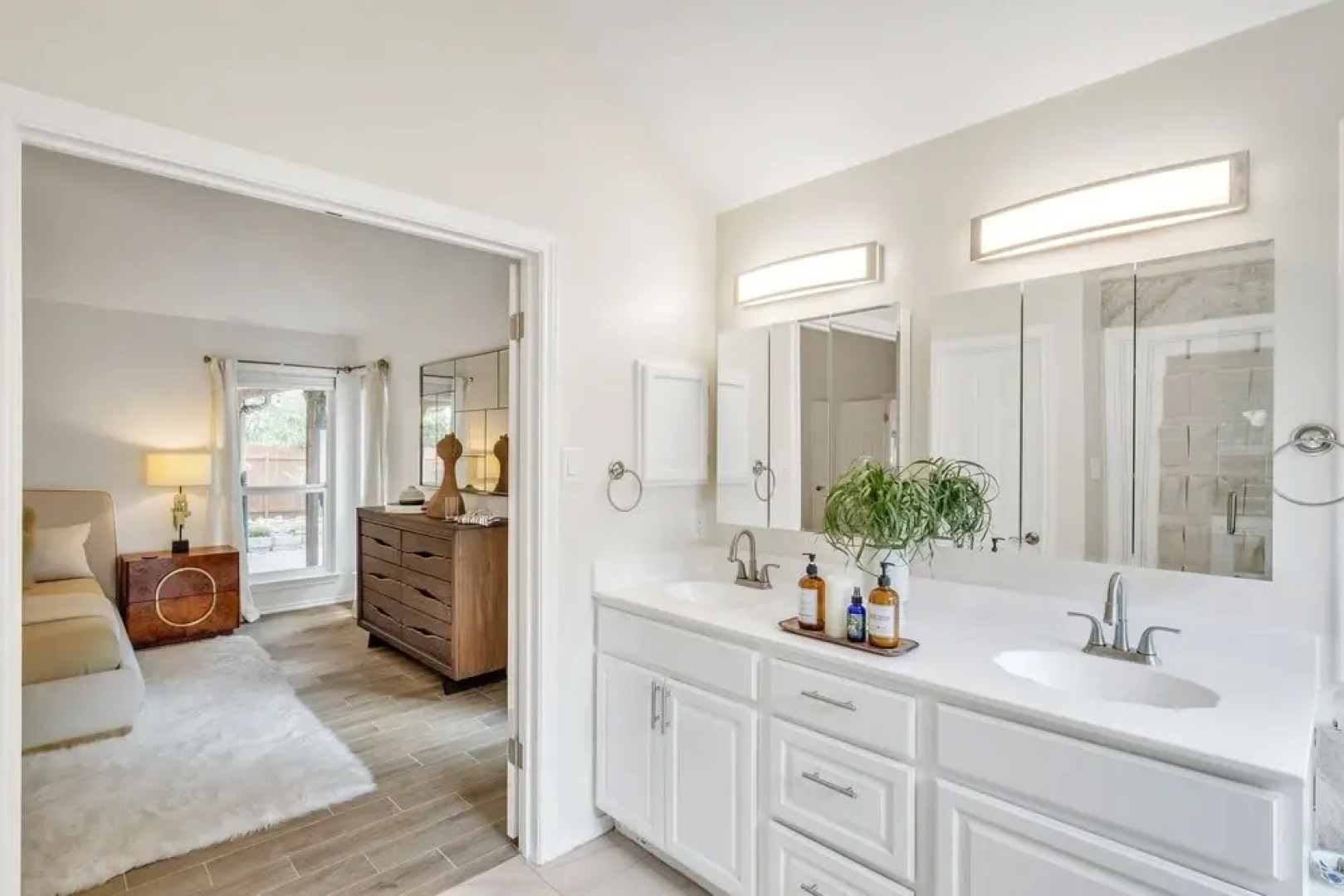 The Garden House 4 Bedroom Home by RedAwning