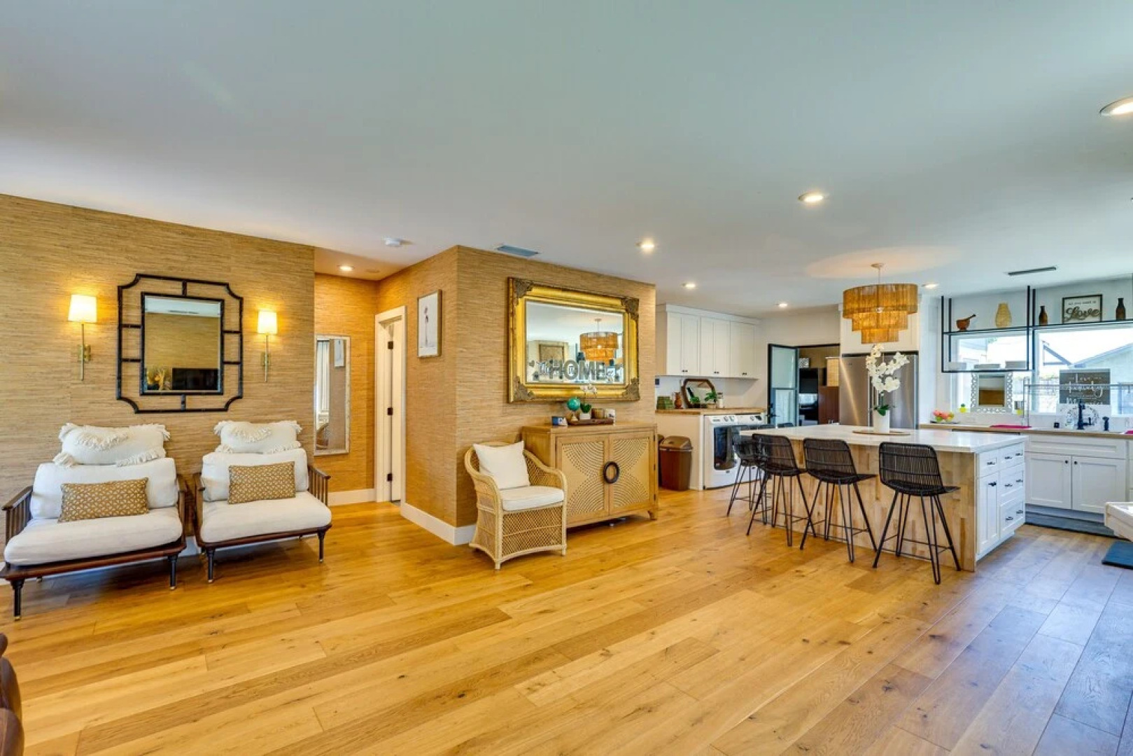 Hawthorne Home w/ Covered Patio & Basketball Court