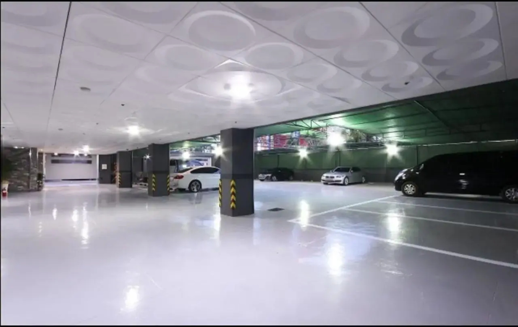 Color M motel