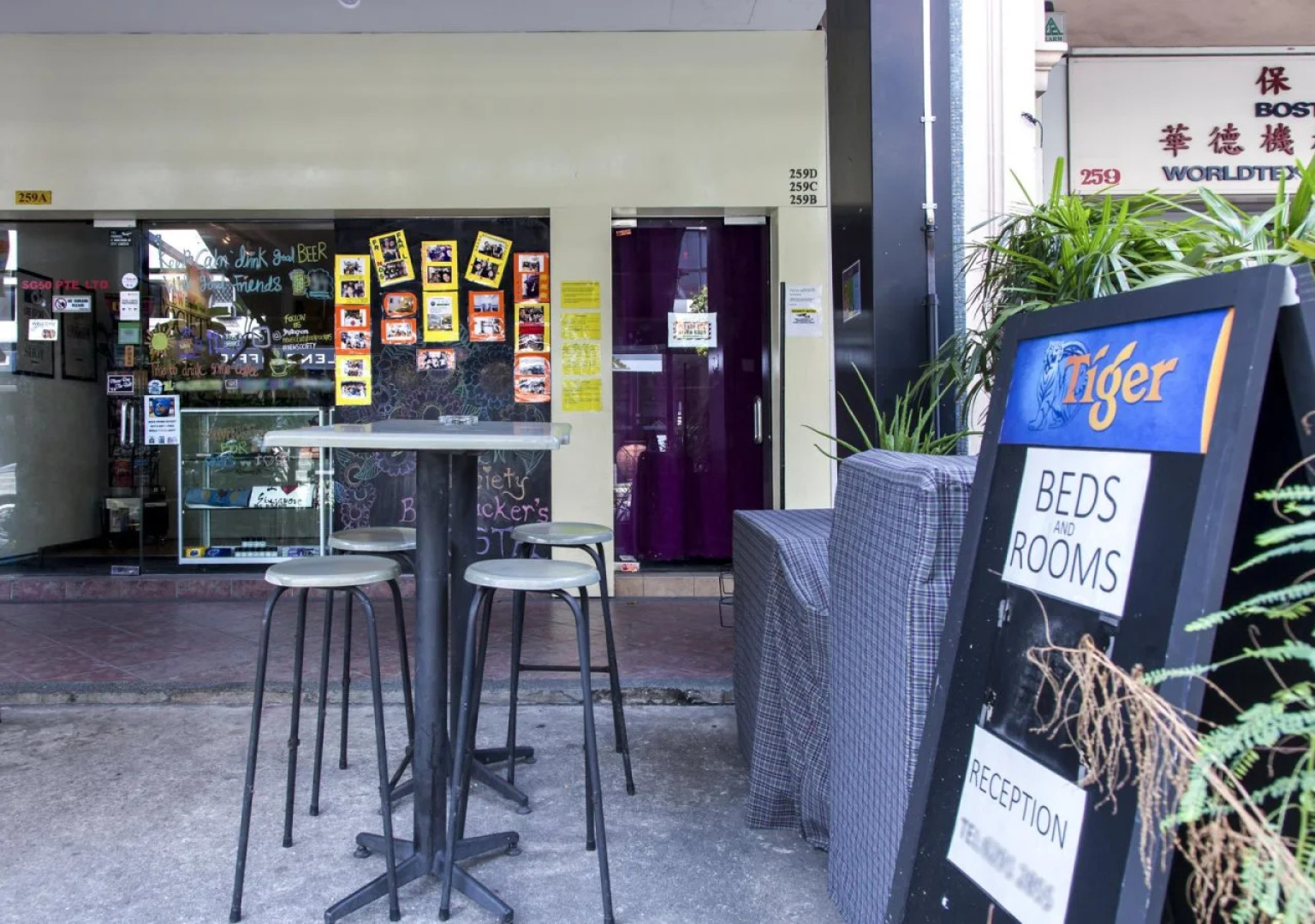 New Society Backpackers Hotel - Hostel