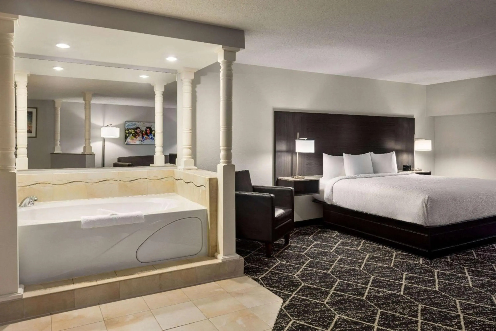 Comfort Suites Lake George