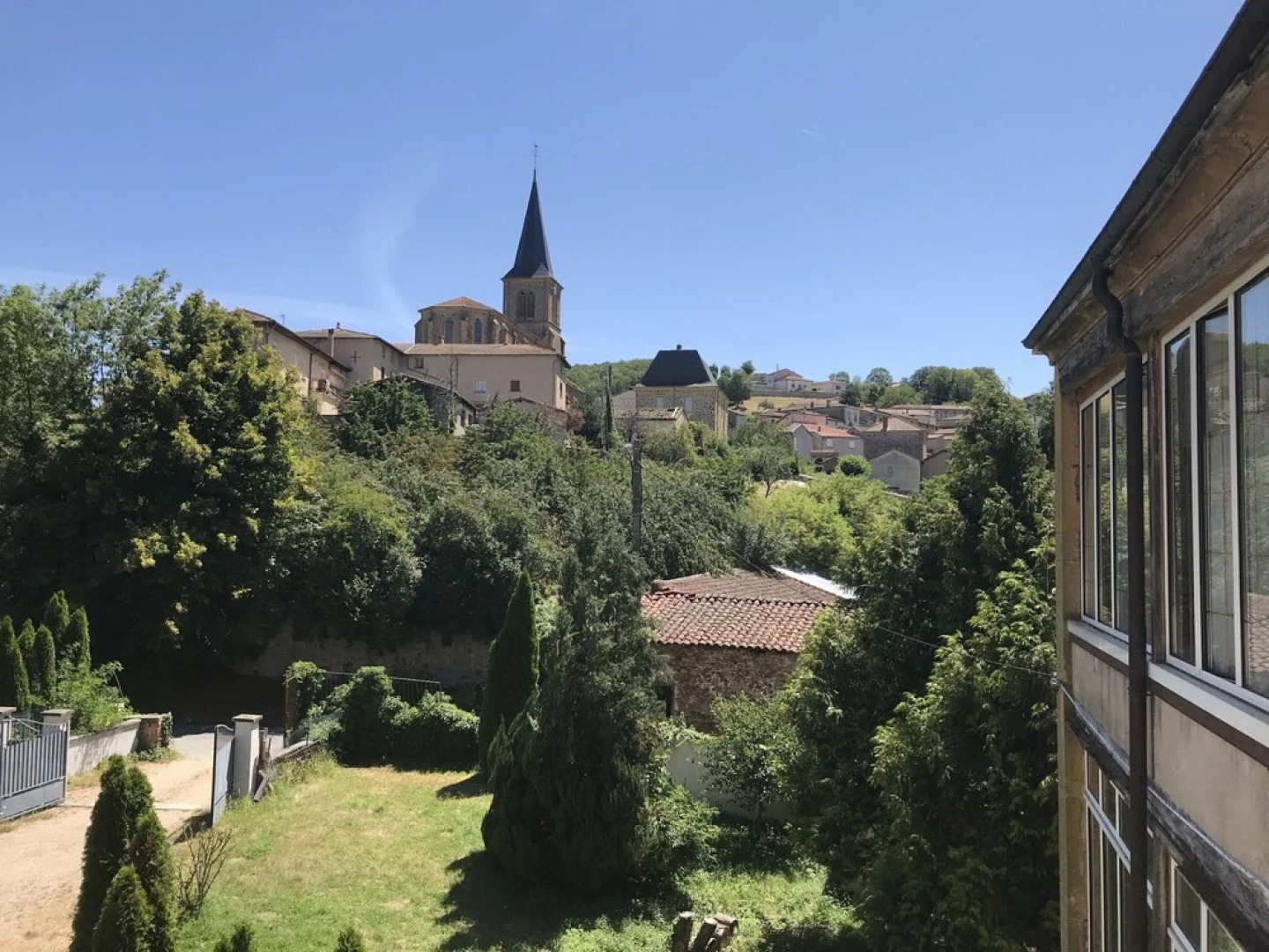 Chateau de Sainte Colombe Sur Gand
